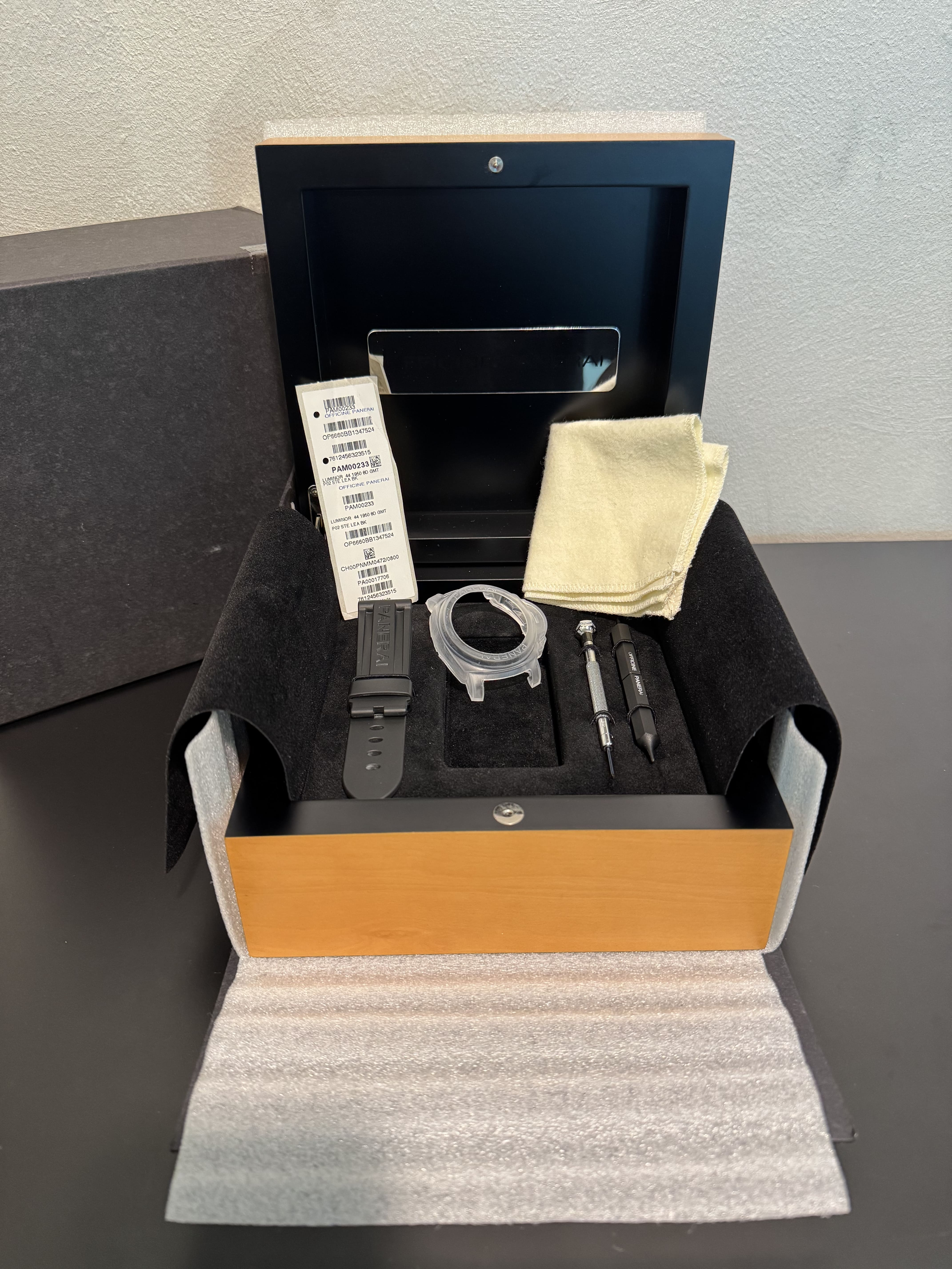 Panerai Luminor 1950 8 Days Gmt acier 12