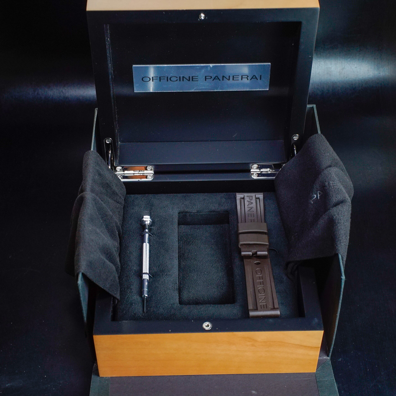Exel Watches LUMINOR 8 DAYS POWER RESERVE 13