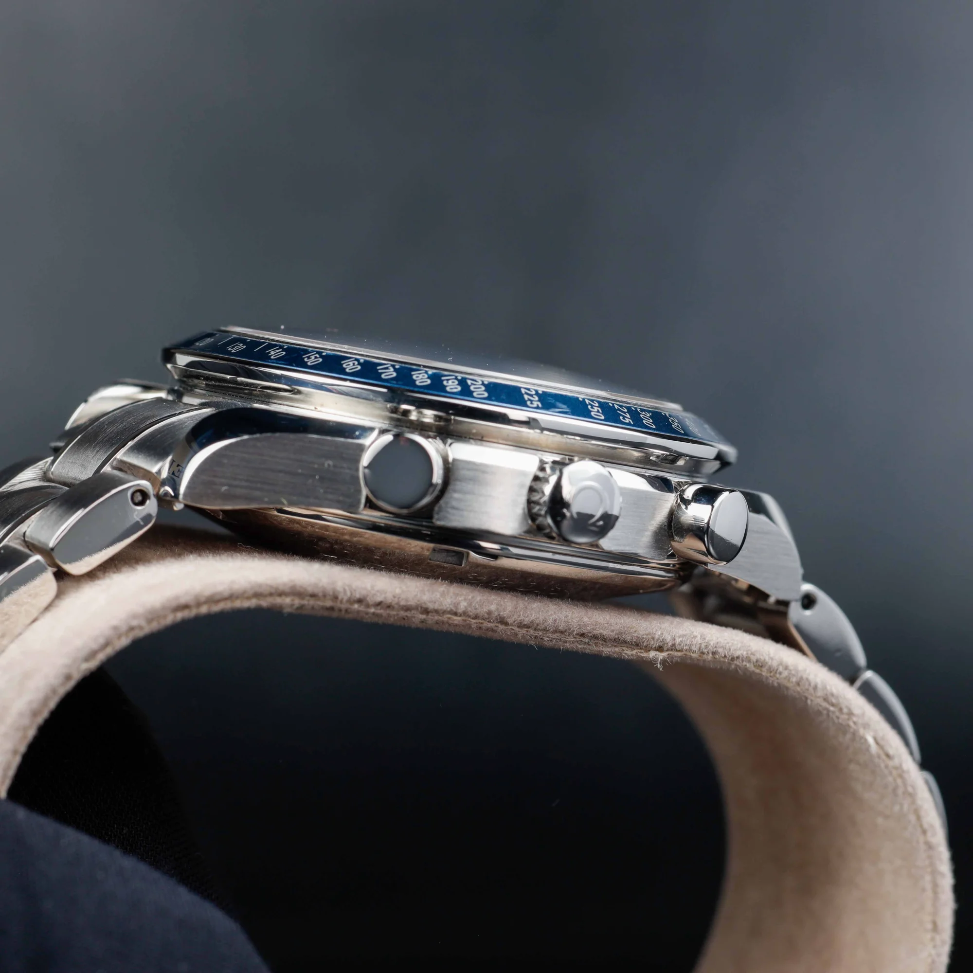 Omega Speedmaster Day-date steel 7