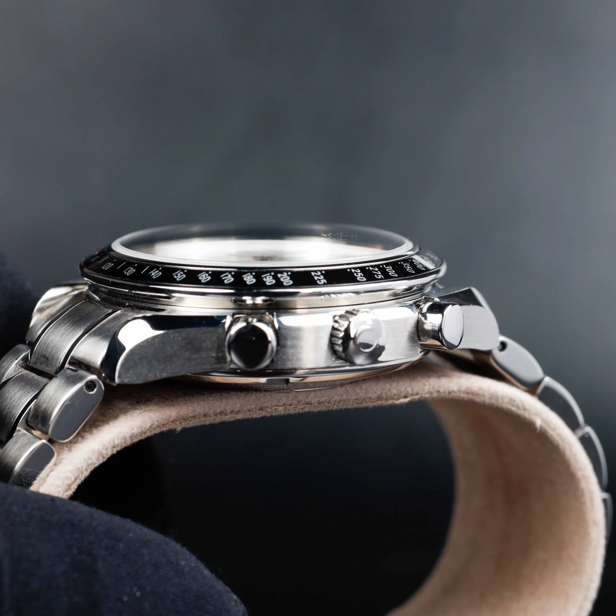 Omega Speedmaster Date 40 Automatic acciaio 7