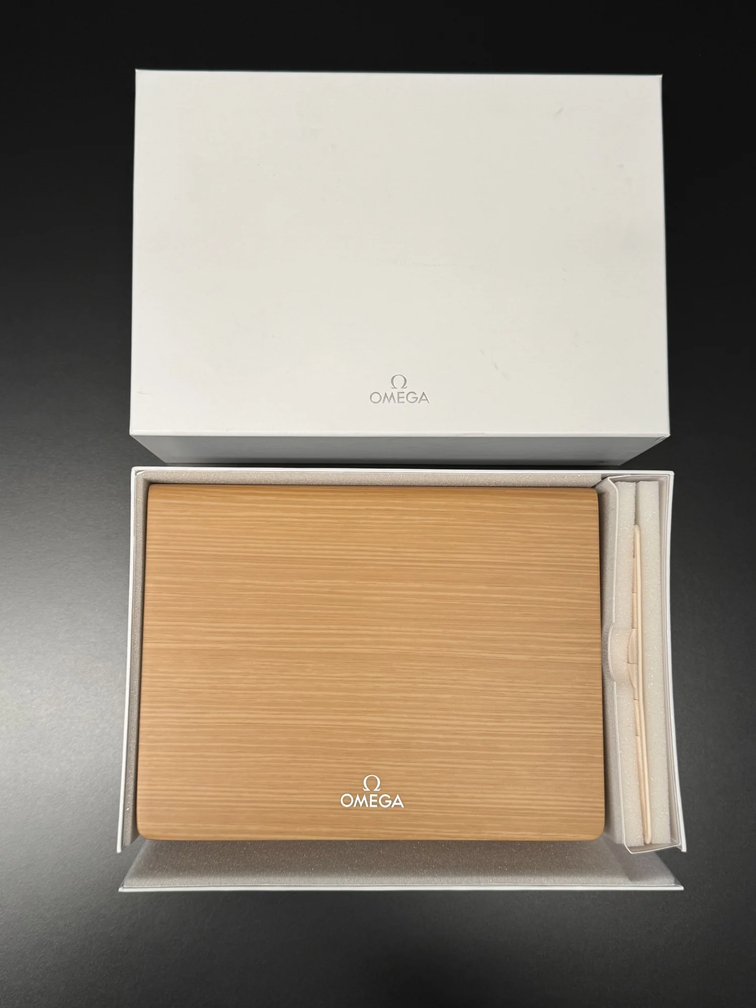 Omega Speedmaster Date 40 Automatic acciaio 13