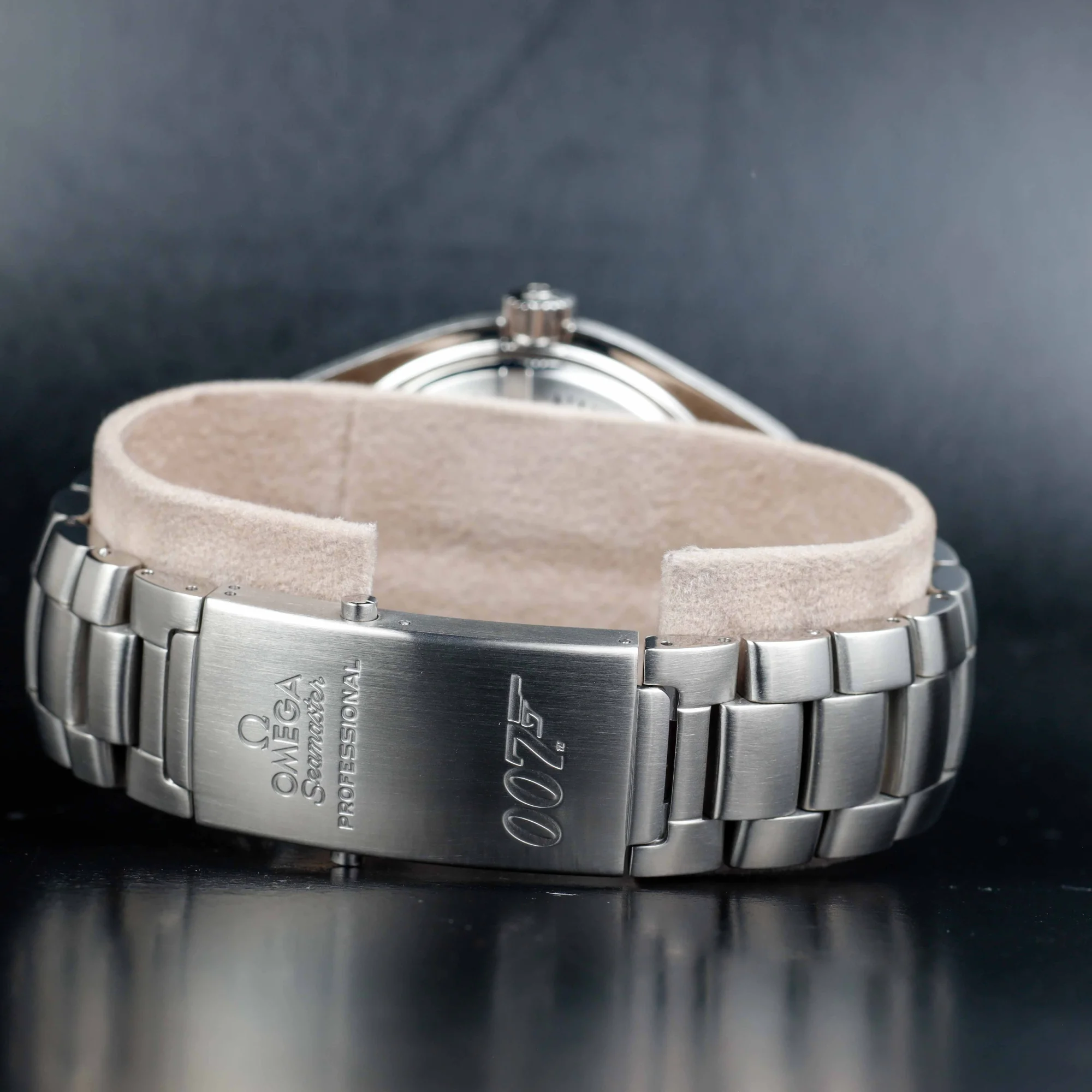 Omega Seamaster Planet Ocean quantum Of Solace 007 Limited Edition steel 4