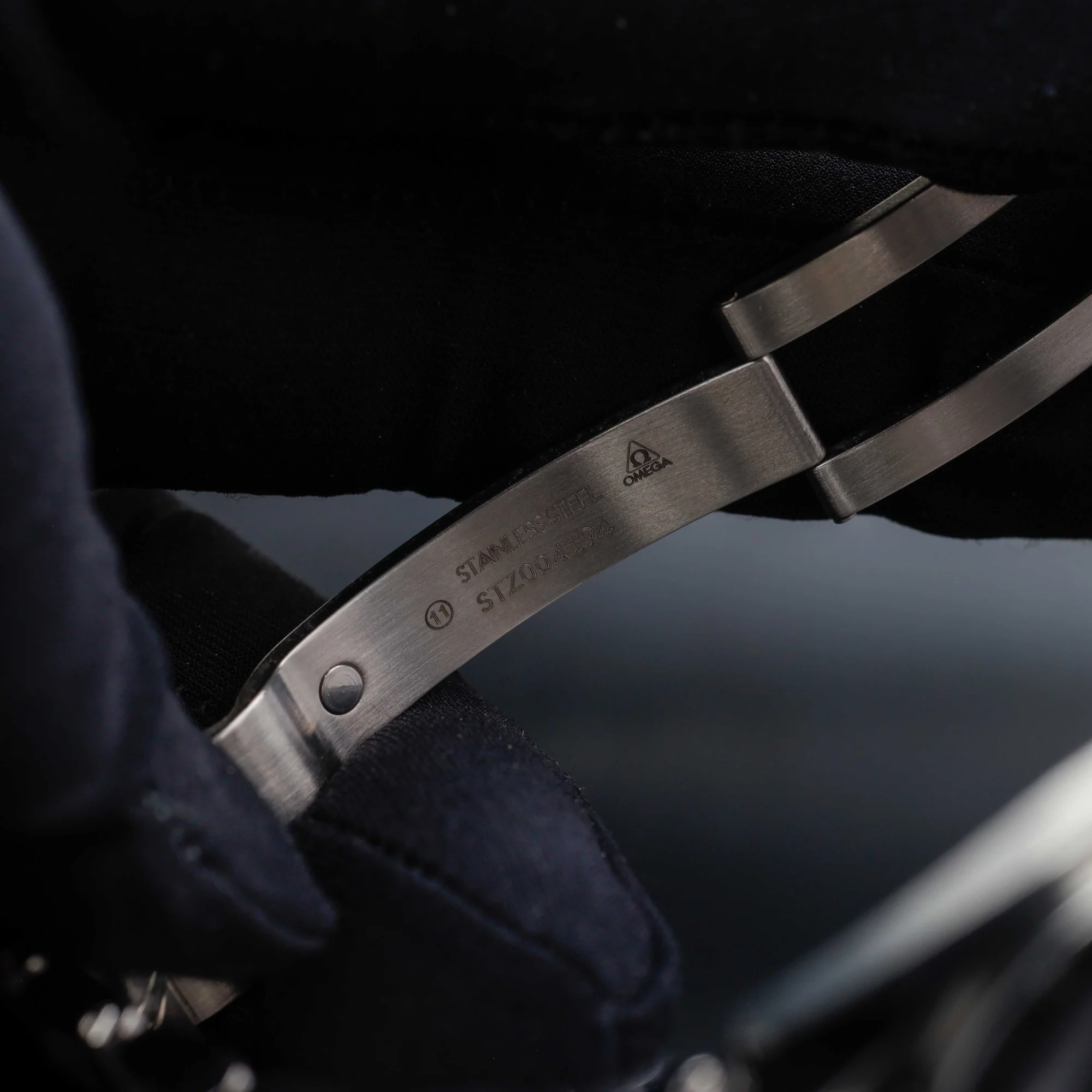 Omega Speedmaster Moonwatch Professional acciaio 11