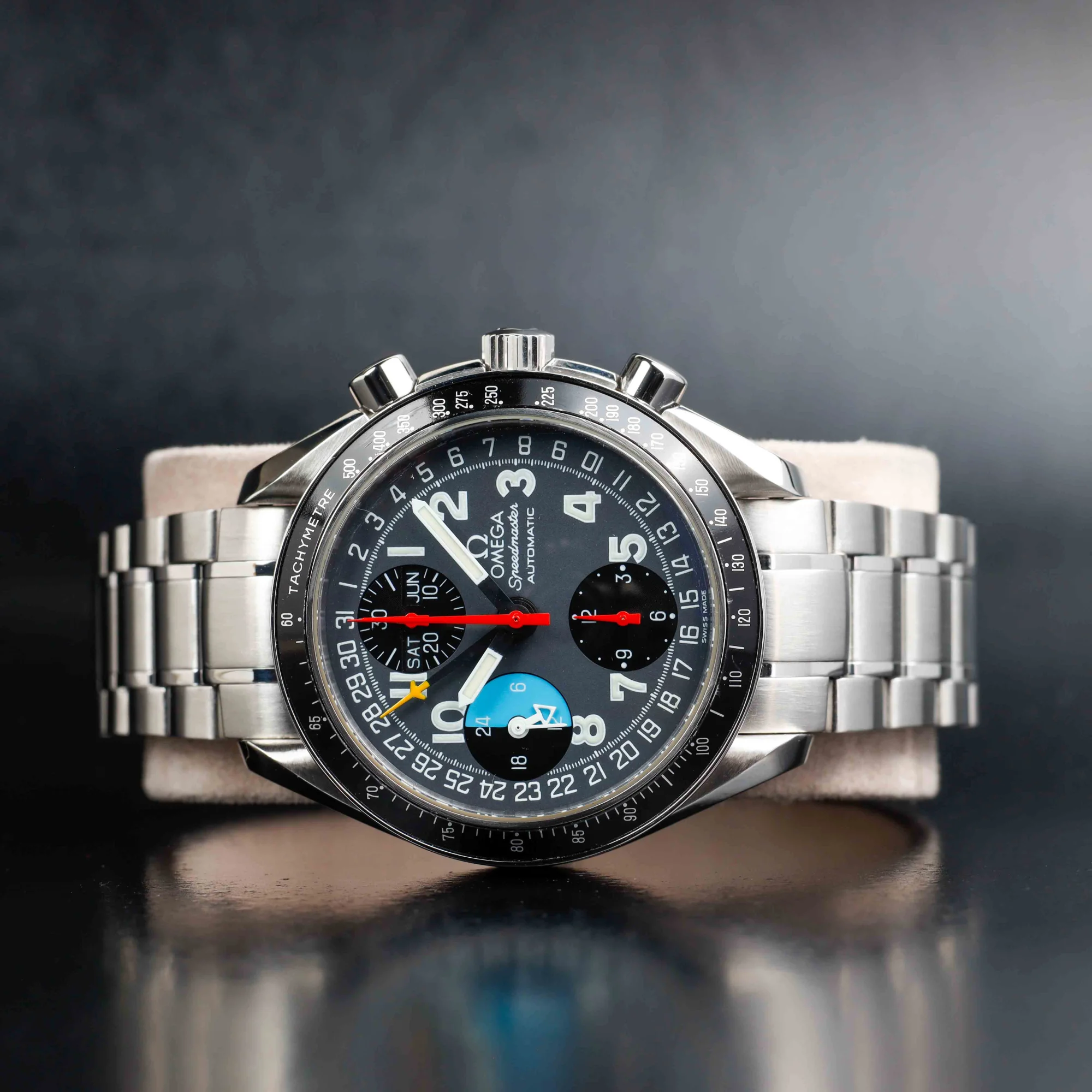 Oméga Speedmaster Day-date 39 acier 2