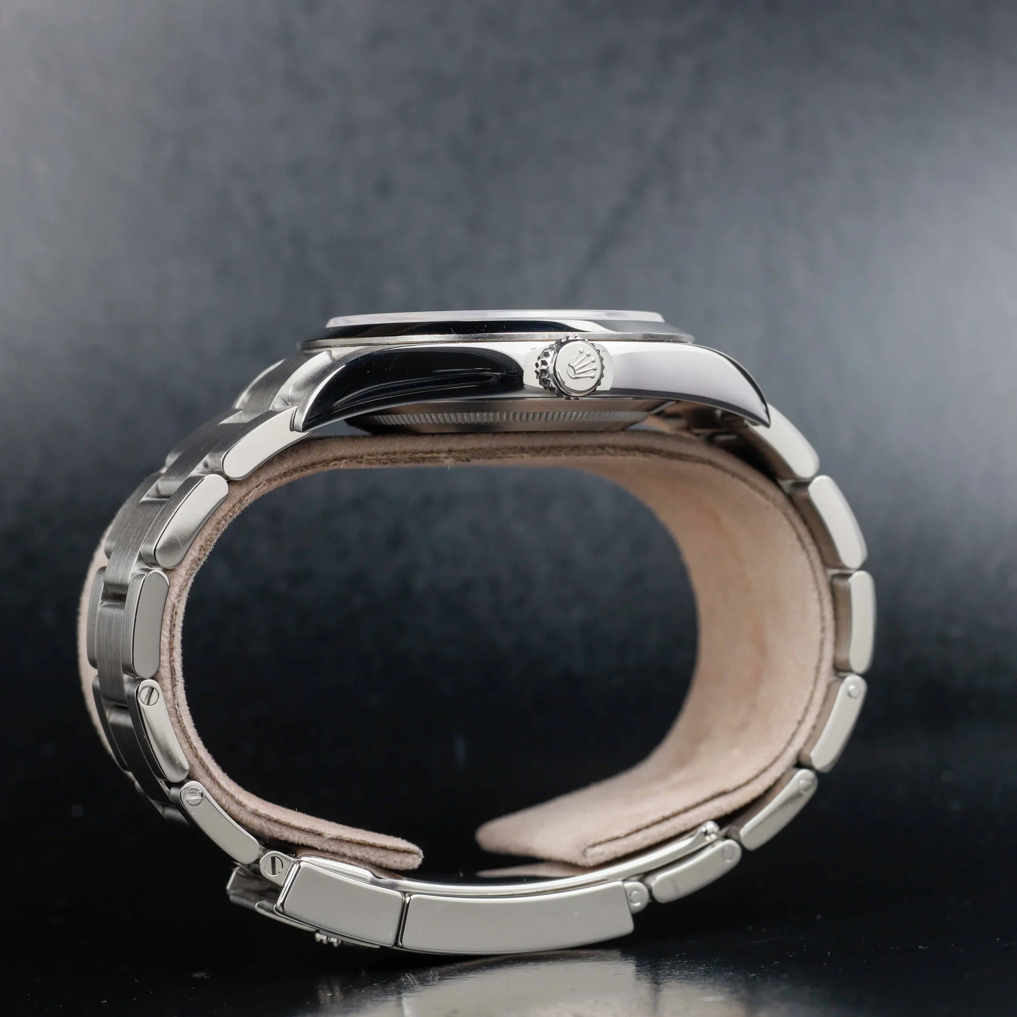 Rolex Explorer 39 acier 8