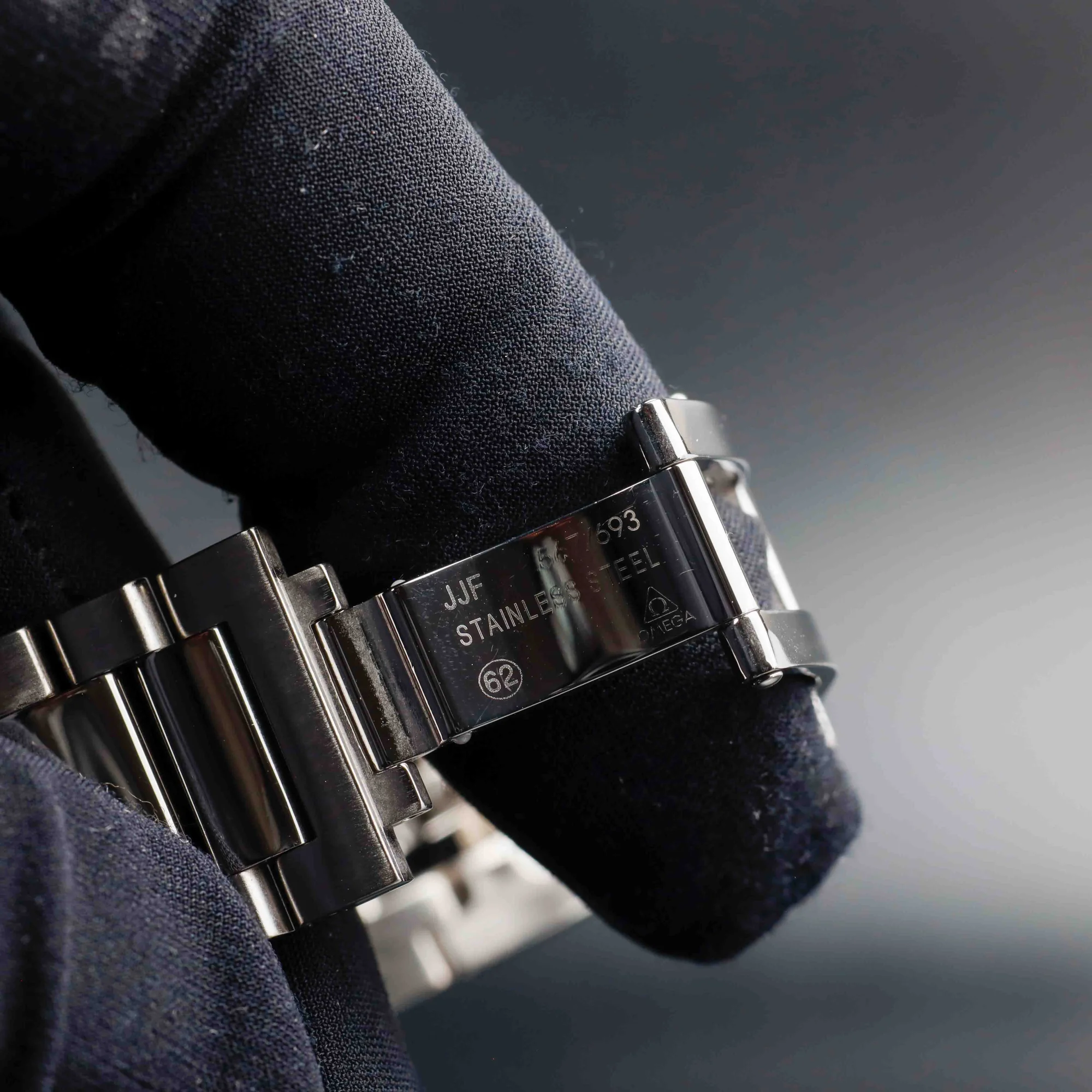 Oméga Seamaster Aqua Terra « 007 James Bond Limited Edition ». acier 12