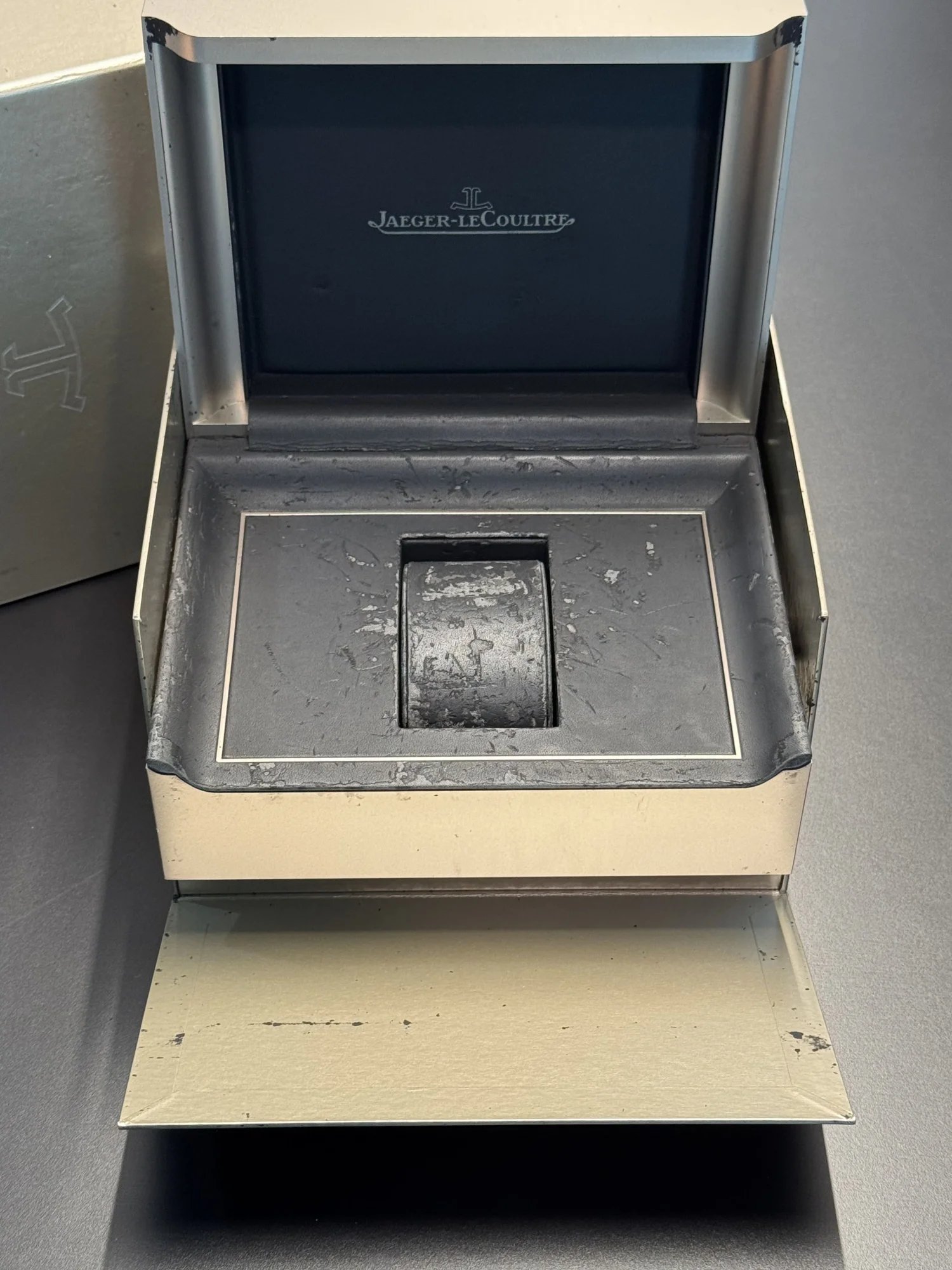 Jaeger-LeCoultre Master Ultra Thin 38 acier 13
