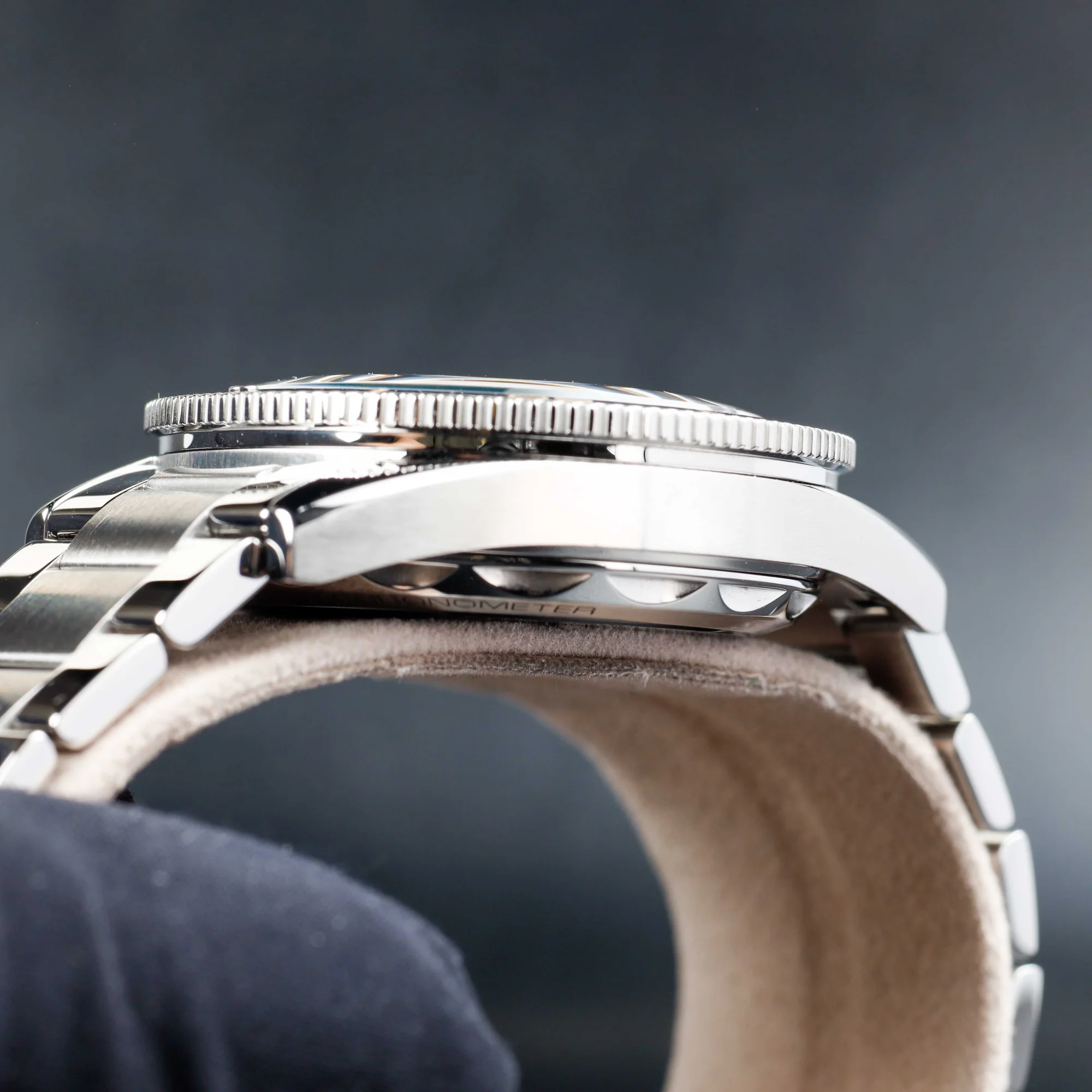 Omega Speedmaster 300 Co-axial Master Chronometer acciaio 6
