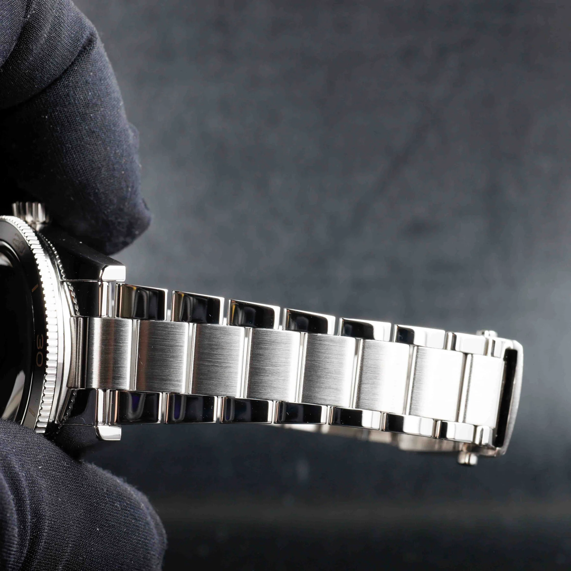 Omega Speedmaster 300 Co-axial Master Chronometer acciaio 9