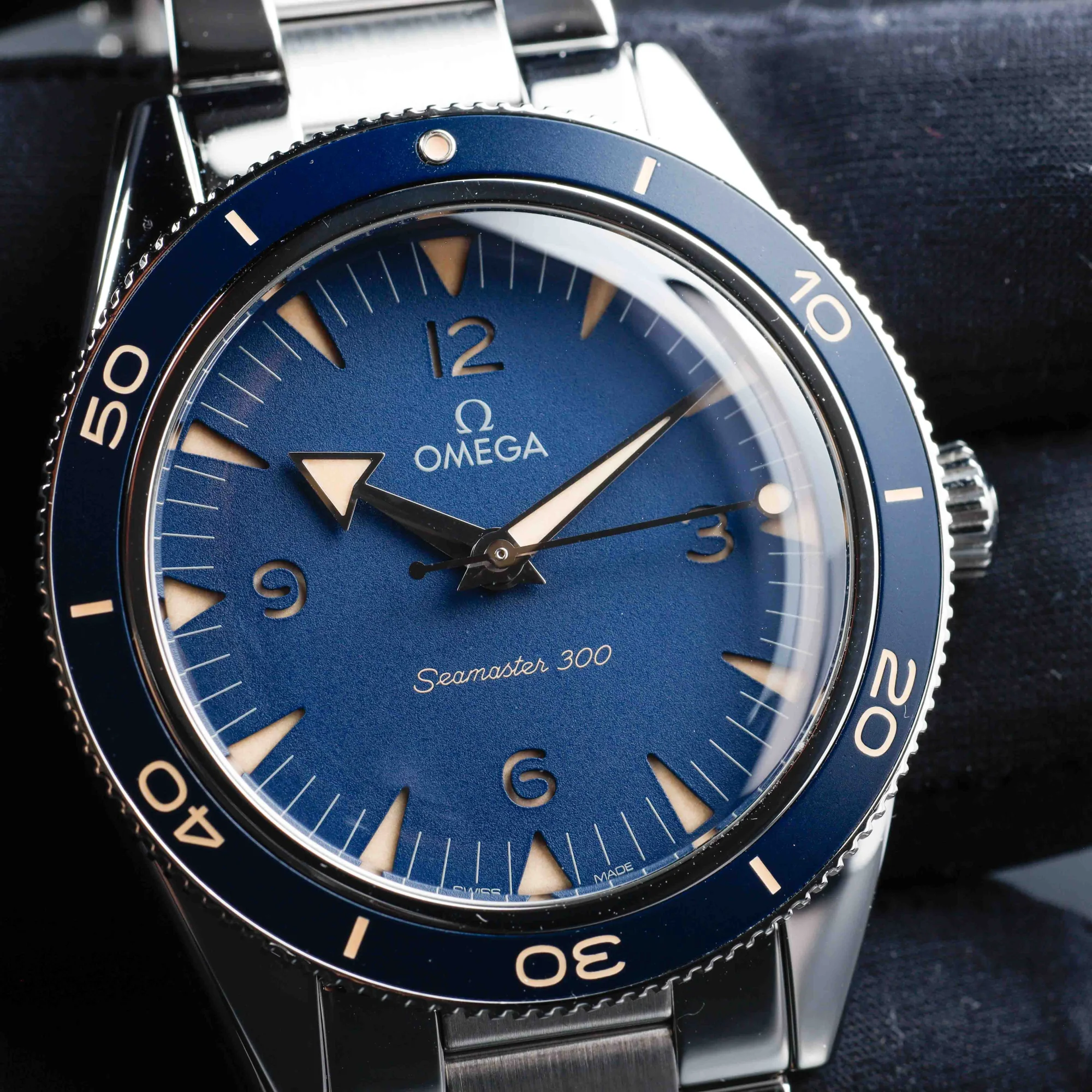 Omega Speedmaster 300 Co-axial Master Chronometer acciaio 10
