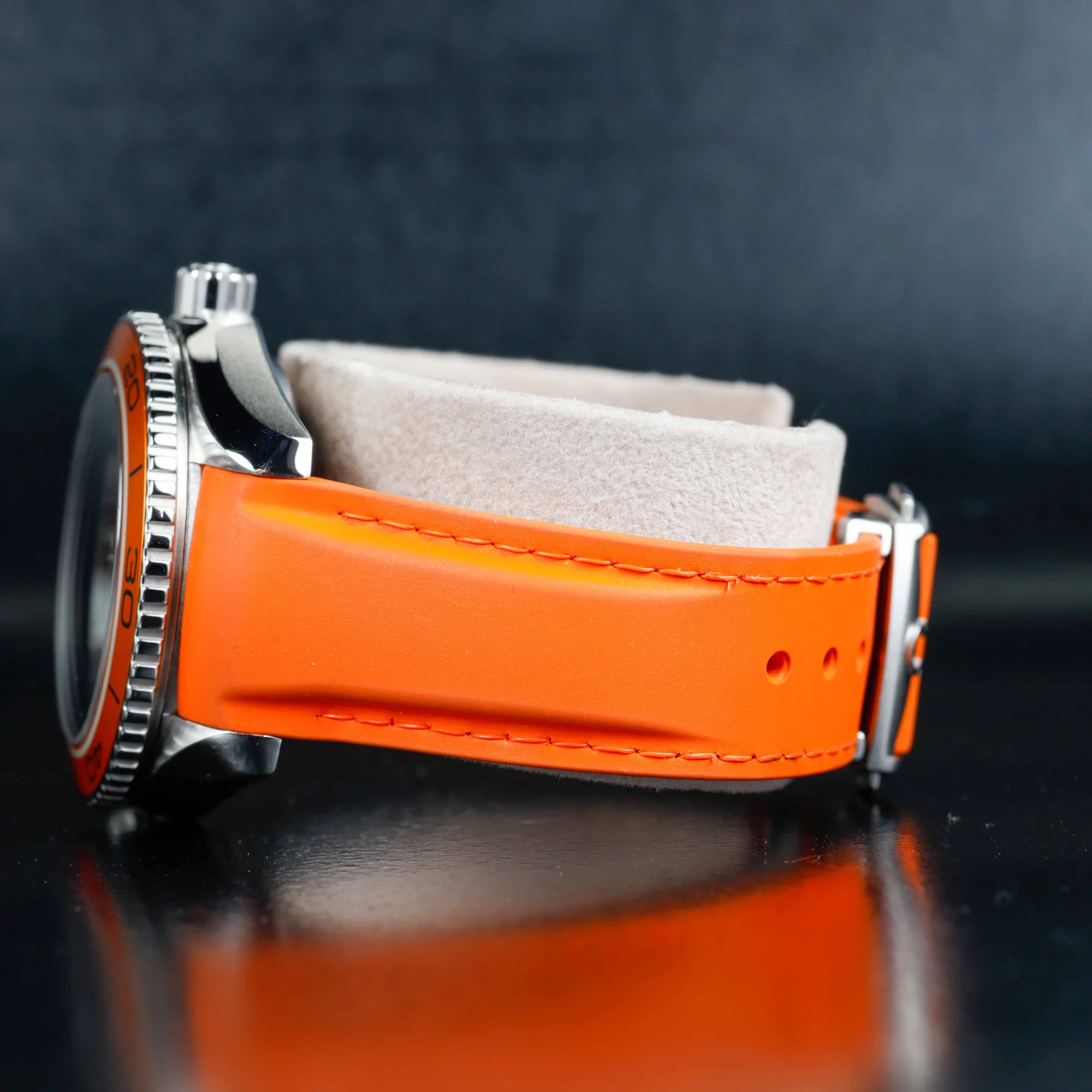 Oméga Seamaster Planet Ocean acier 3