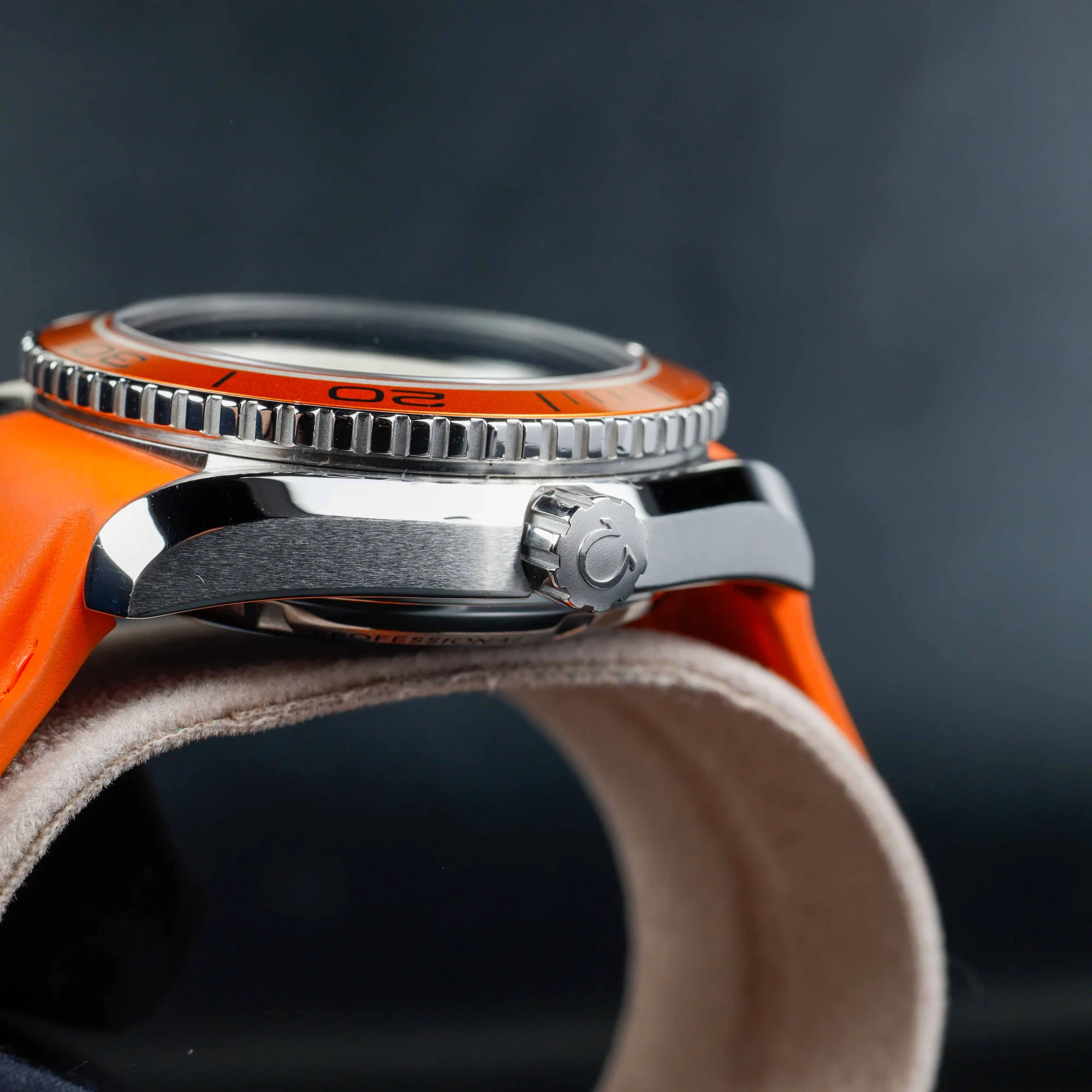 Oméga Seamaster Planet Ocean acier 7