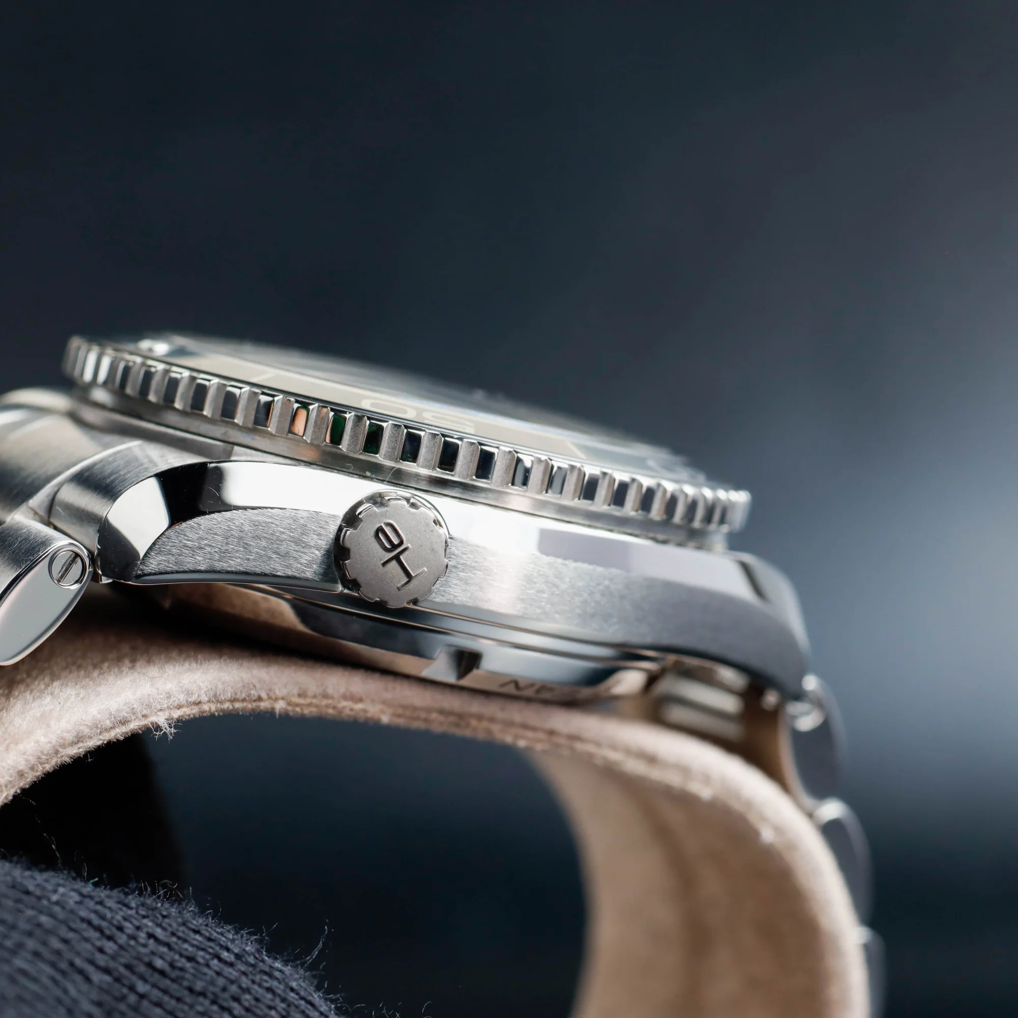 Omega Seamaster Planet Ocean acciaio 6