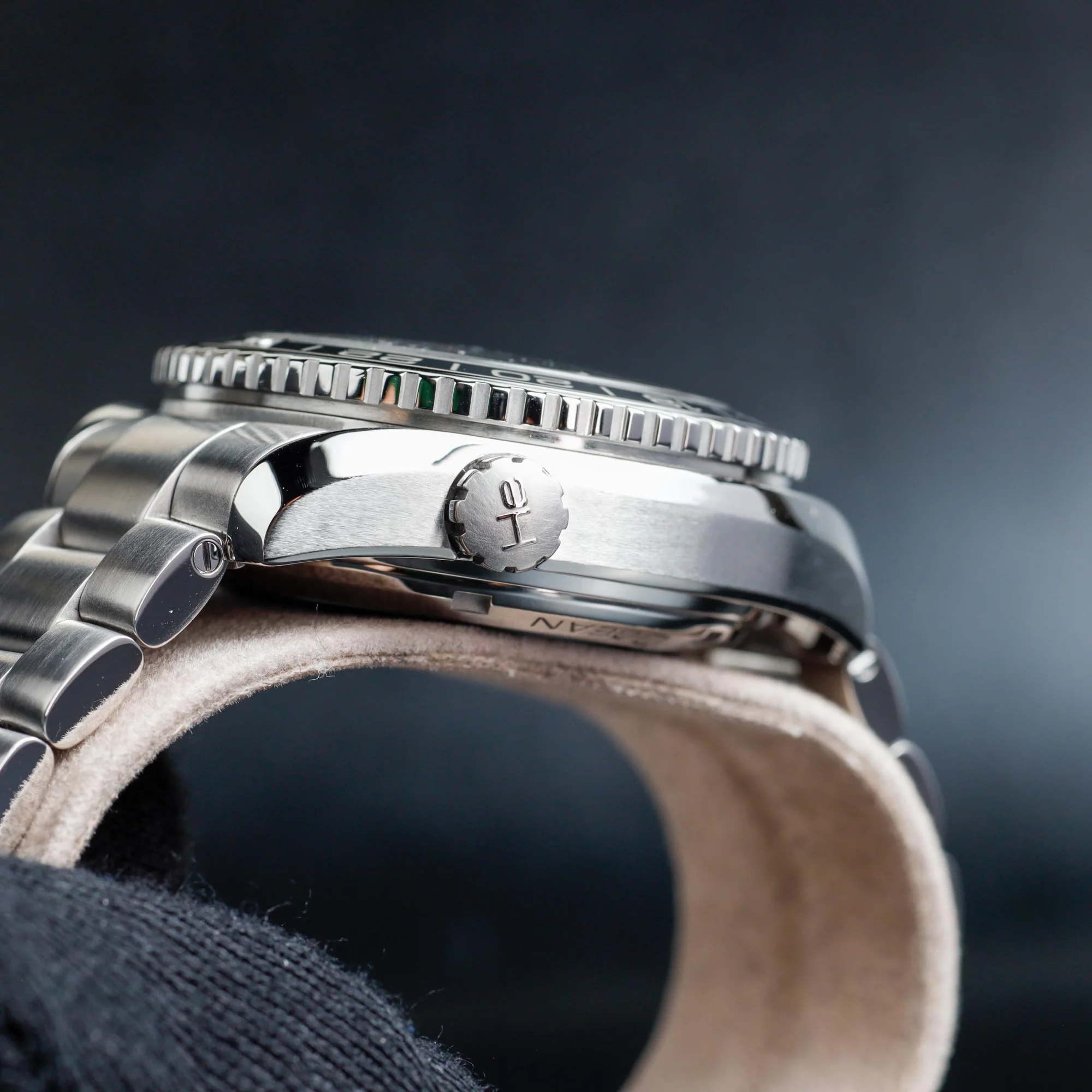 Omega Seamaster Planet Ocean Gmt steel 6