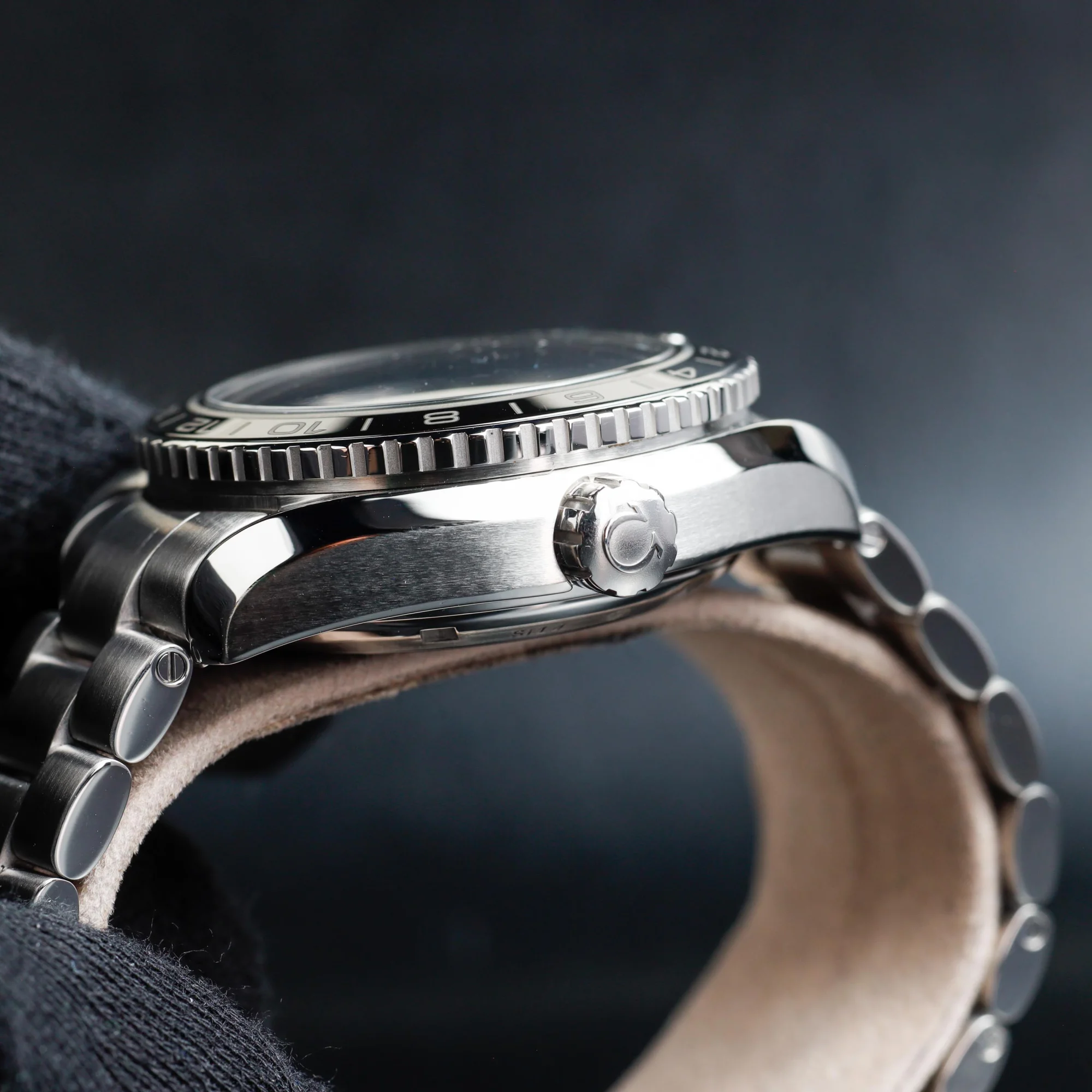 Omega Seamaster Planet Ocean Gmt steel 8