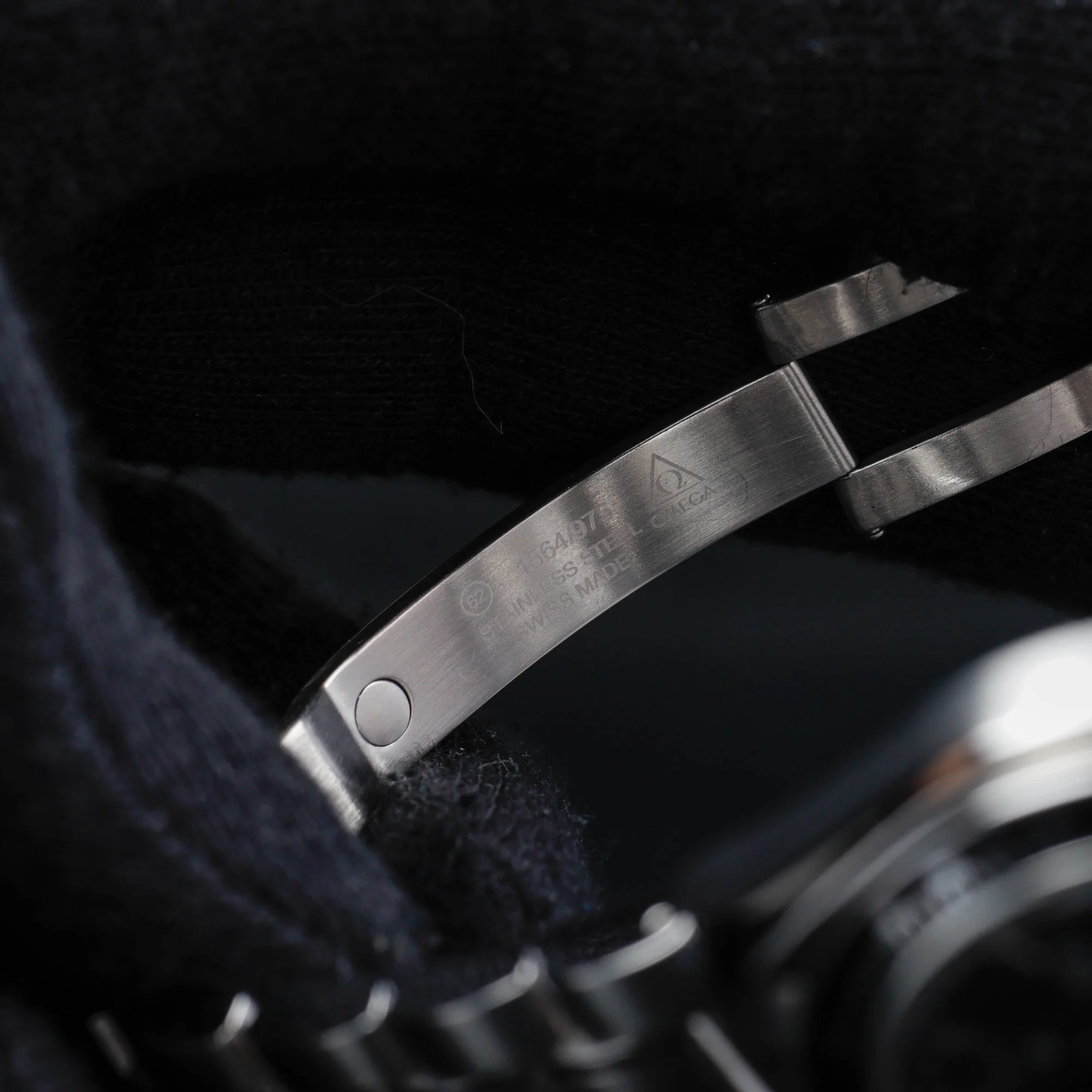 Omega Speedmaster Date steel 11