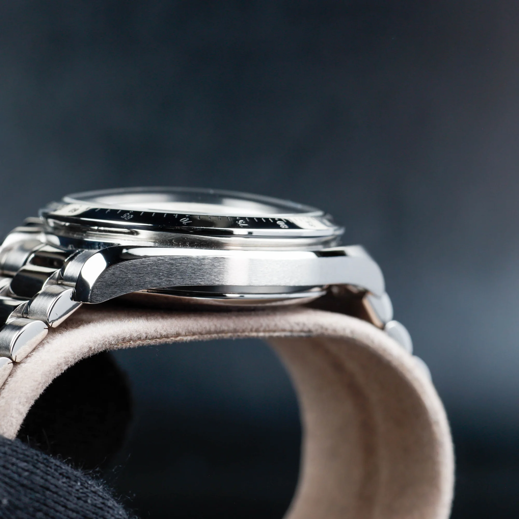 Omega Speedmaster Date steel 6