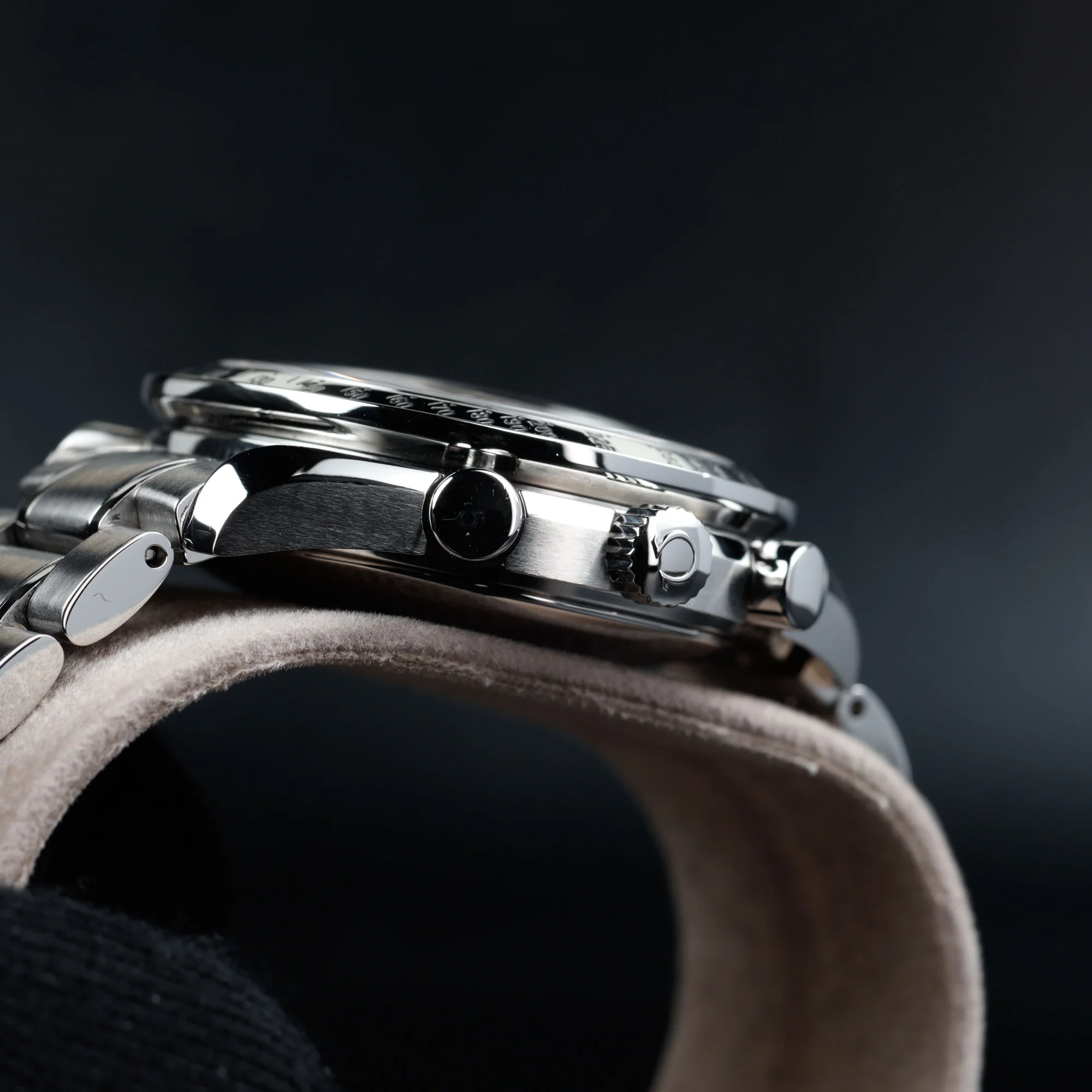 Omega Speedmaster Date steel 7