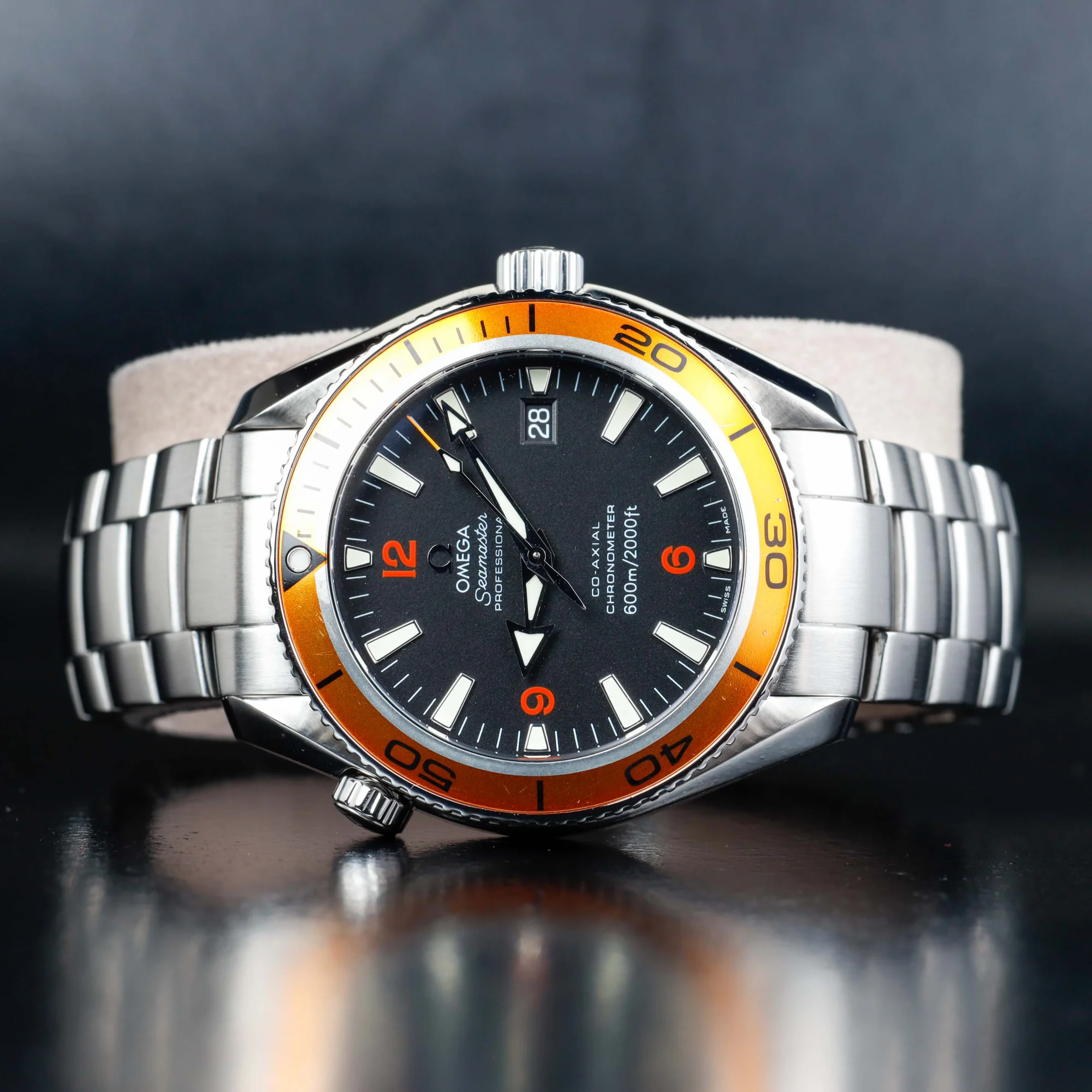 Oméga Seamaster Planet Ocean acier 2