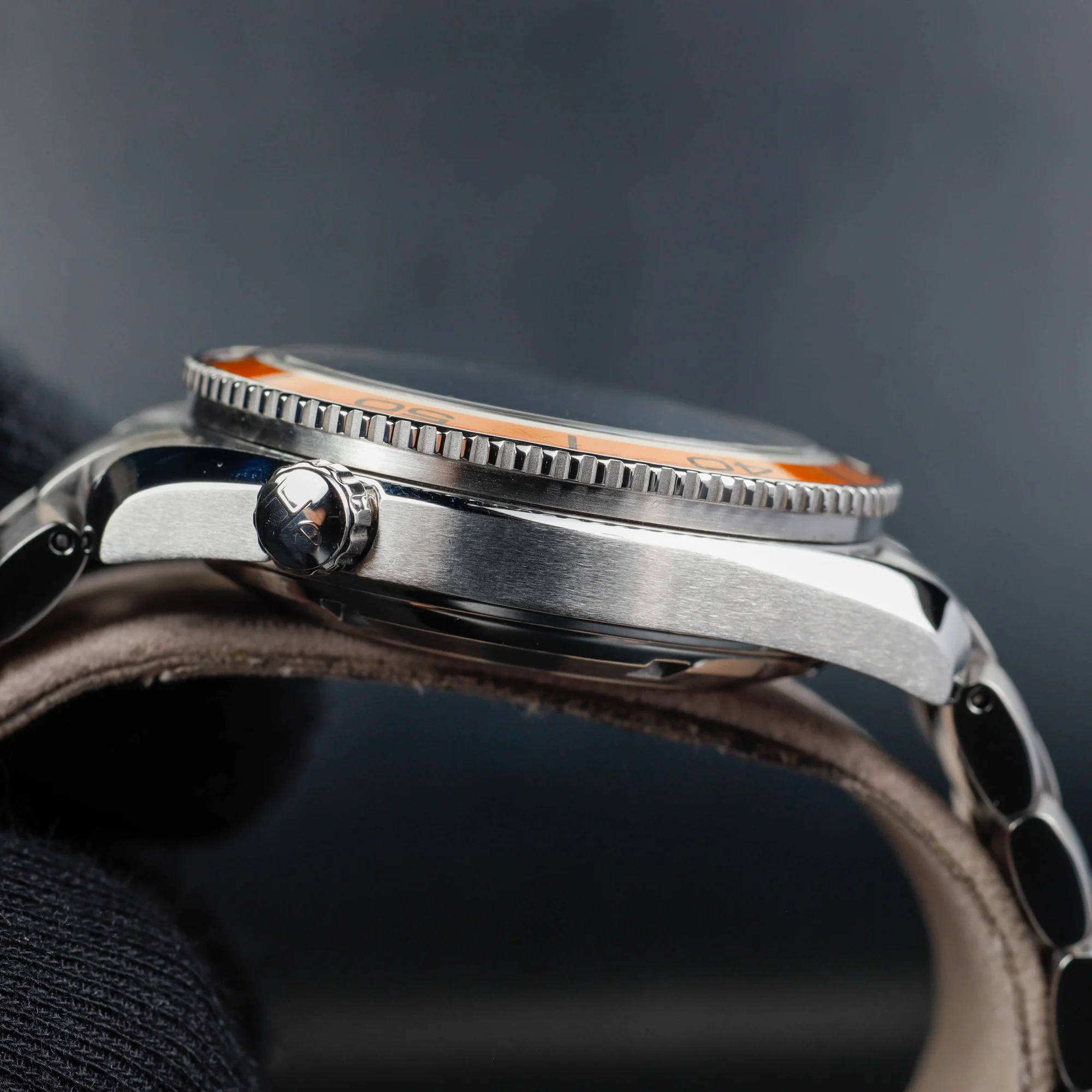 Oméga Seamaster Planet Ocean acier 6