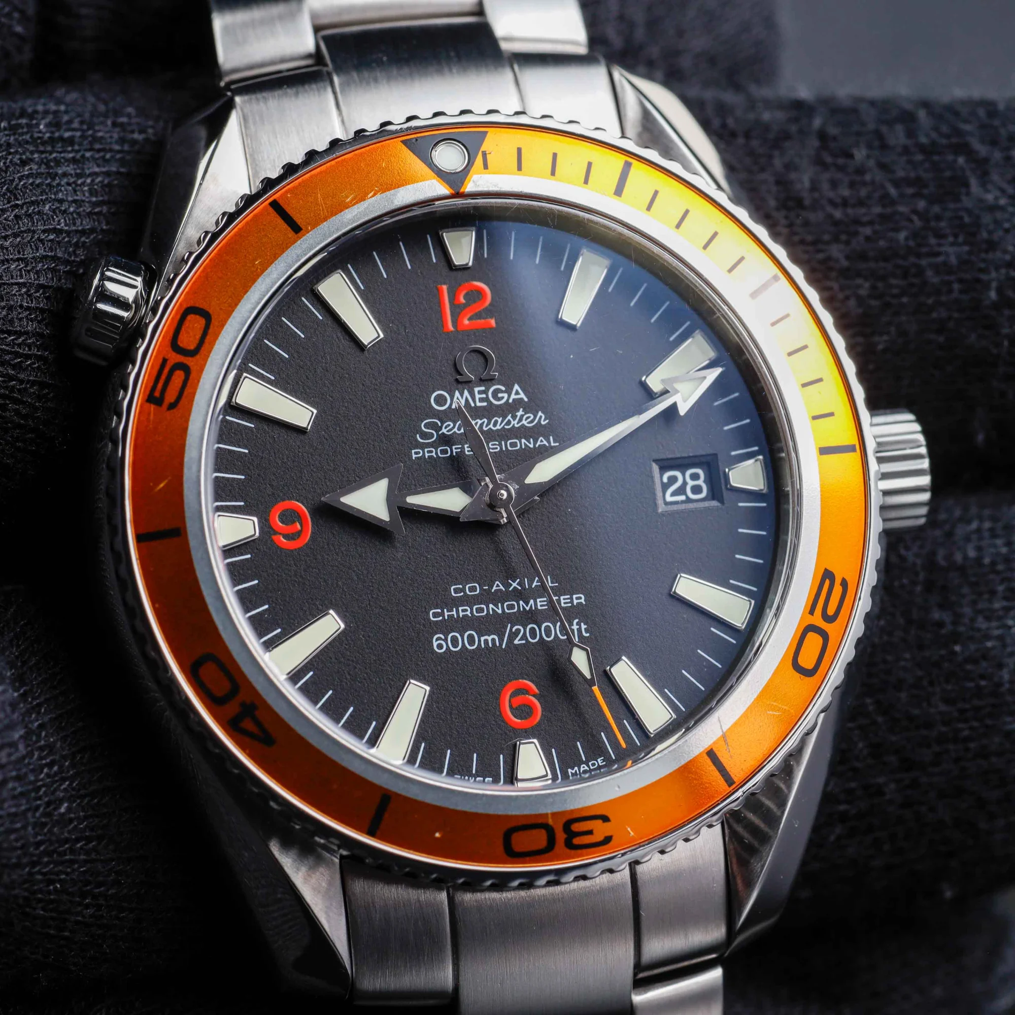 Oméga Seamaster Planet Ocean acier 10