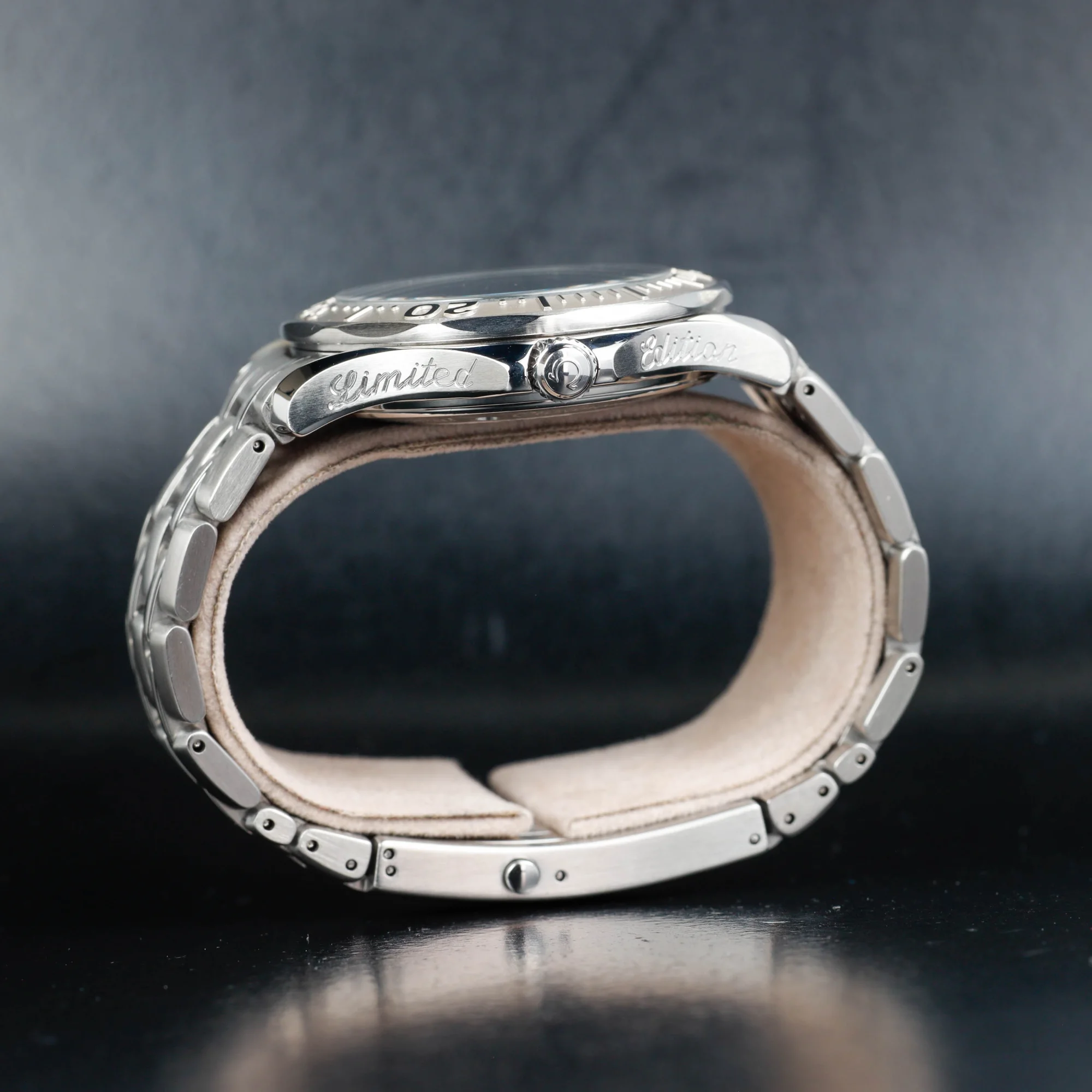 Omega Seamaster Diver 300m steel/white gold 8