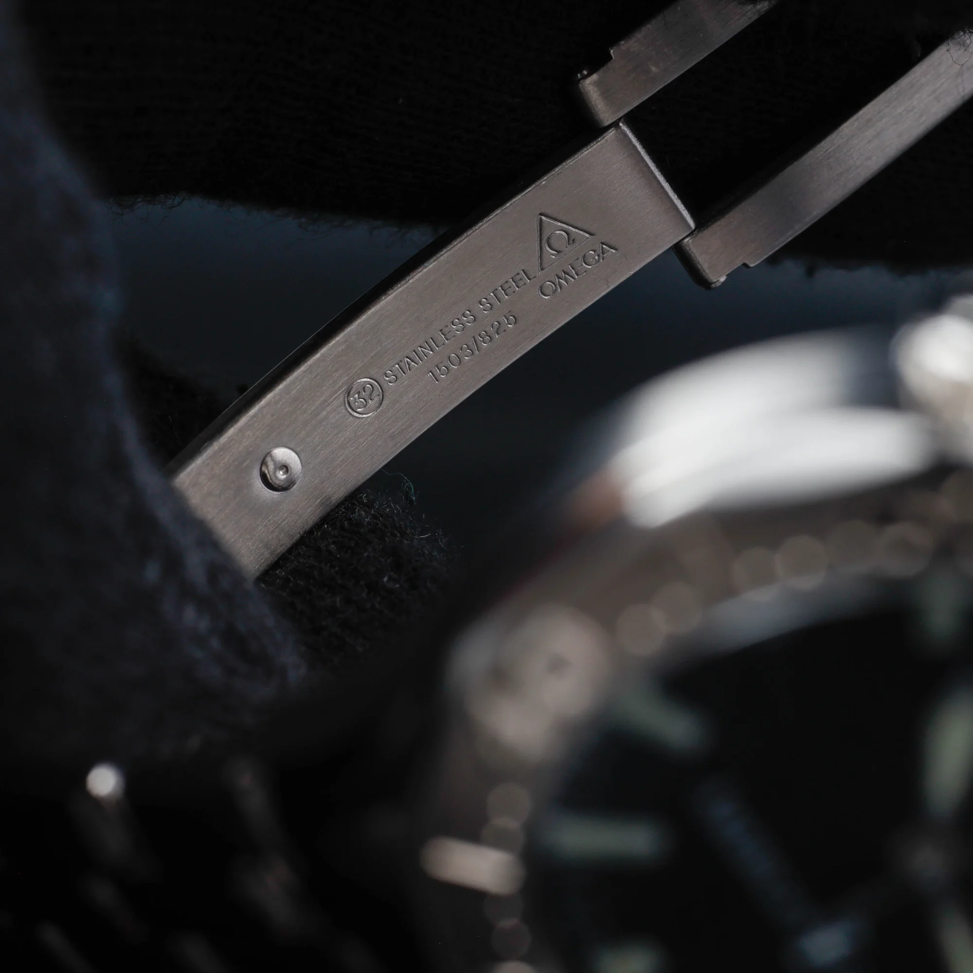 Omega Seamaster Diver 300m steel/white gold 12