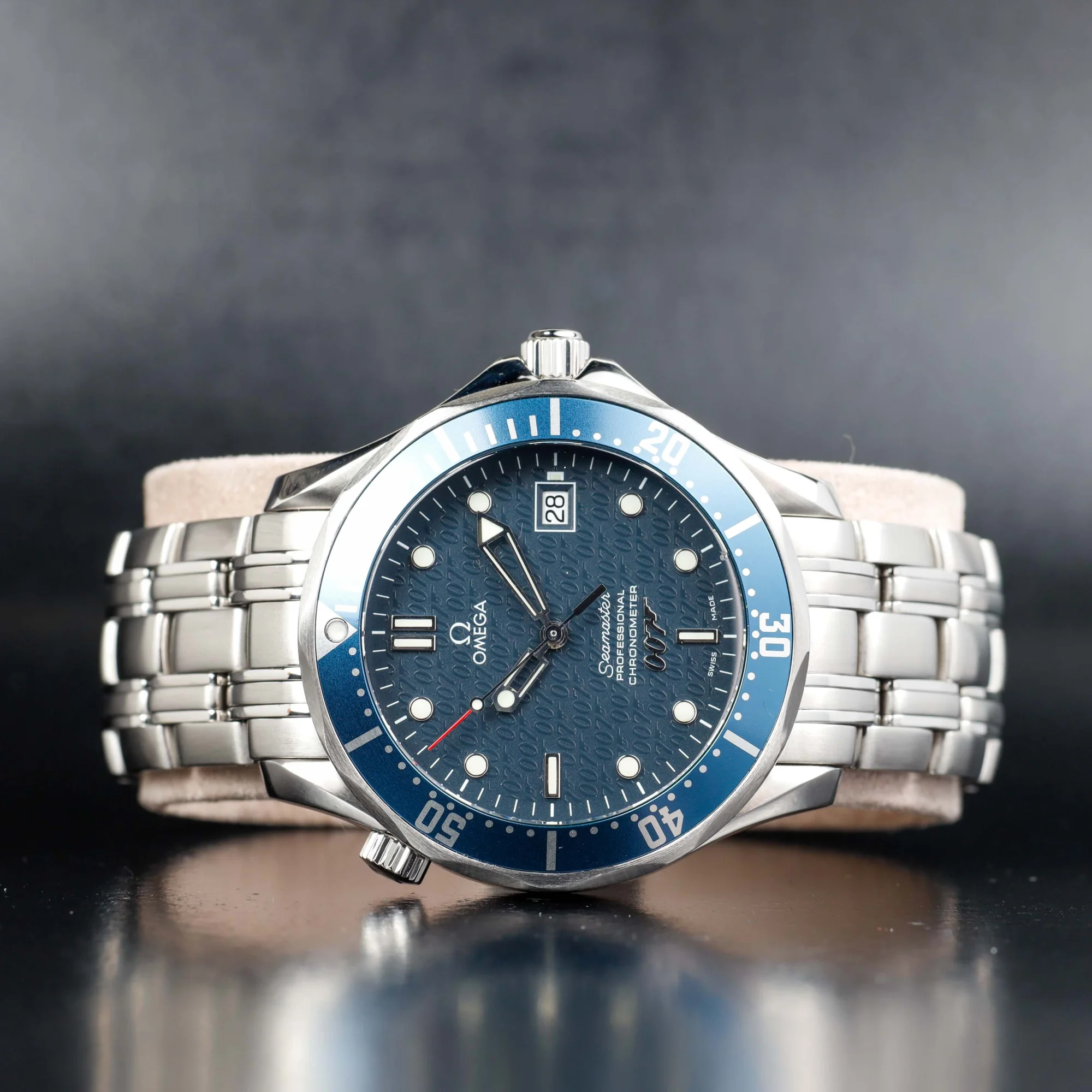 Omega Seamster Diver 300m james Bond Limited Edition steel 2