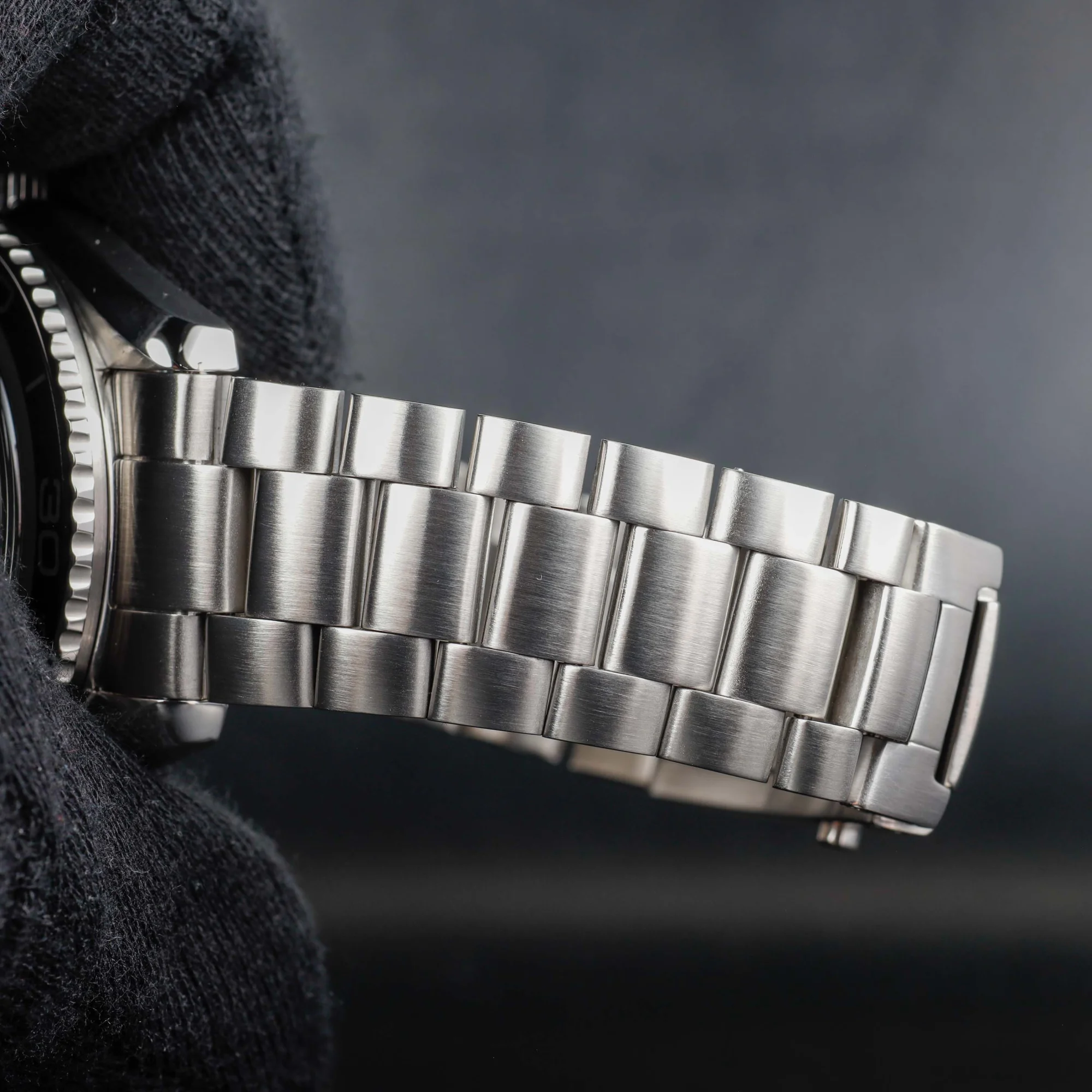 Omega Seamaster Planet Ocean acciaio 9