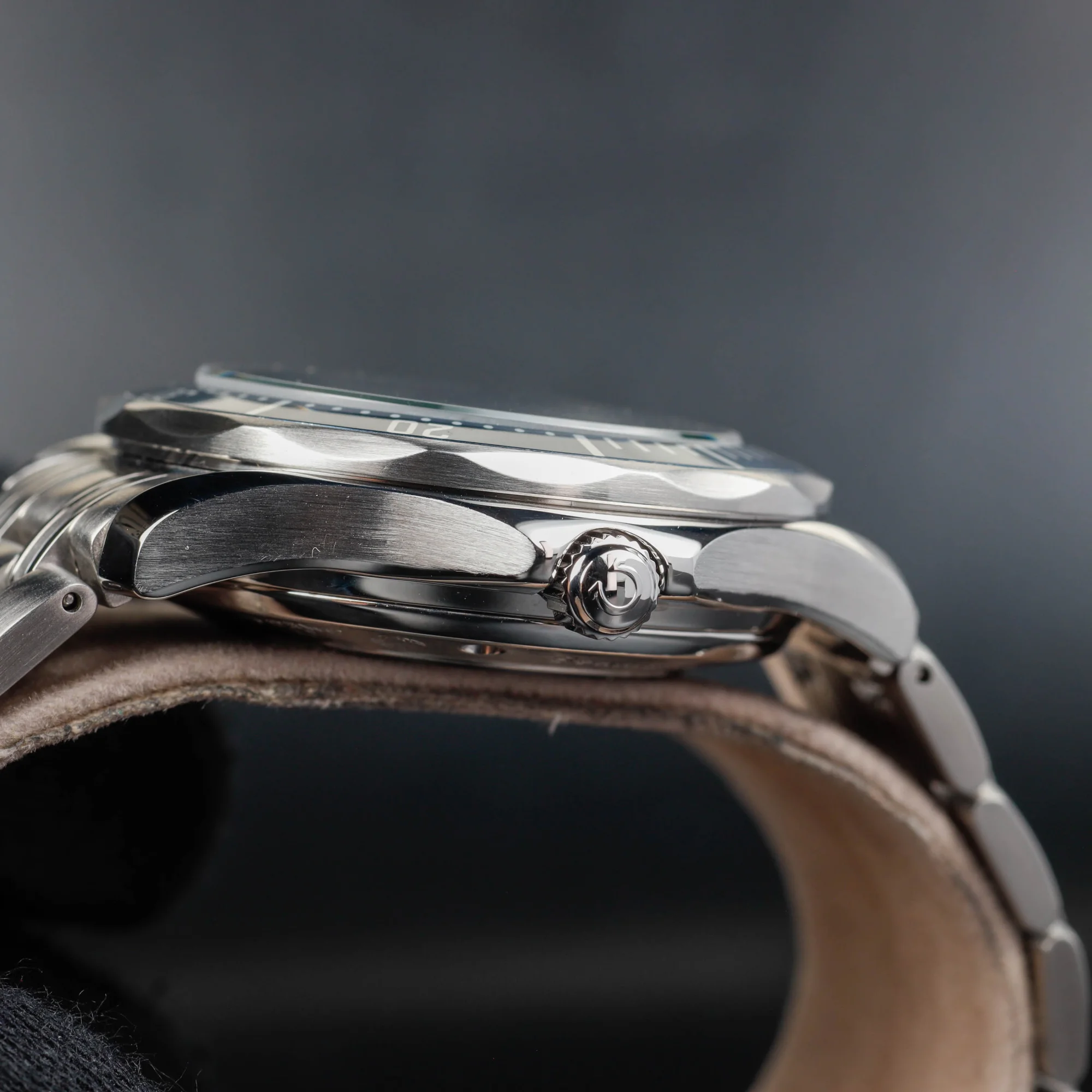 Omega Seamaster Diver 300 M acciaio 7