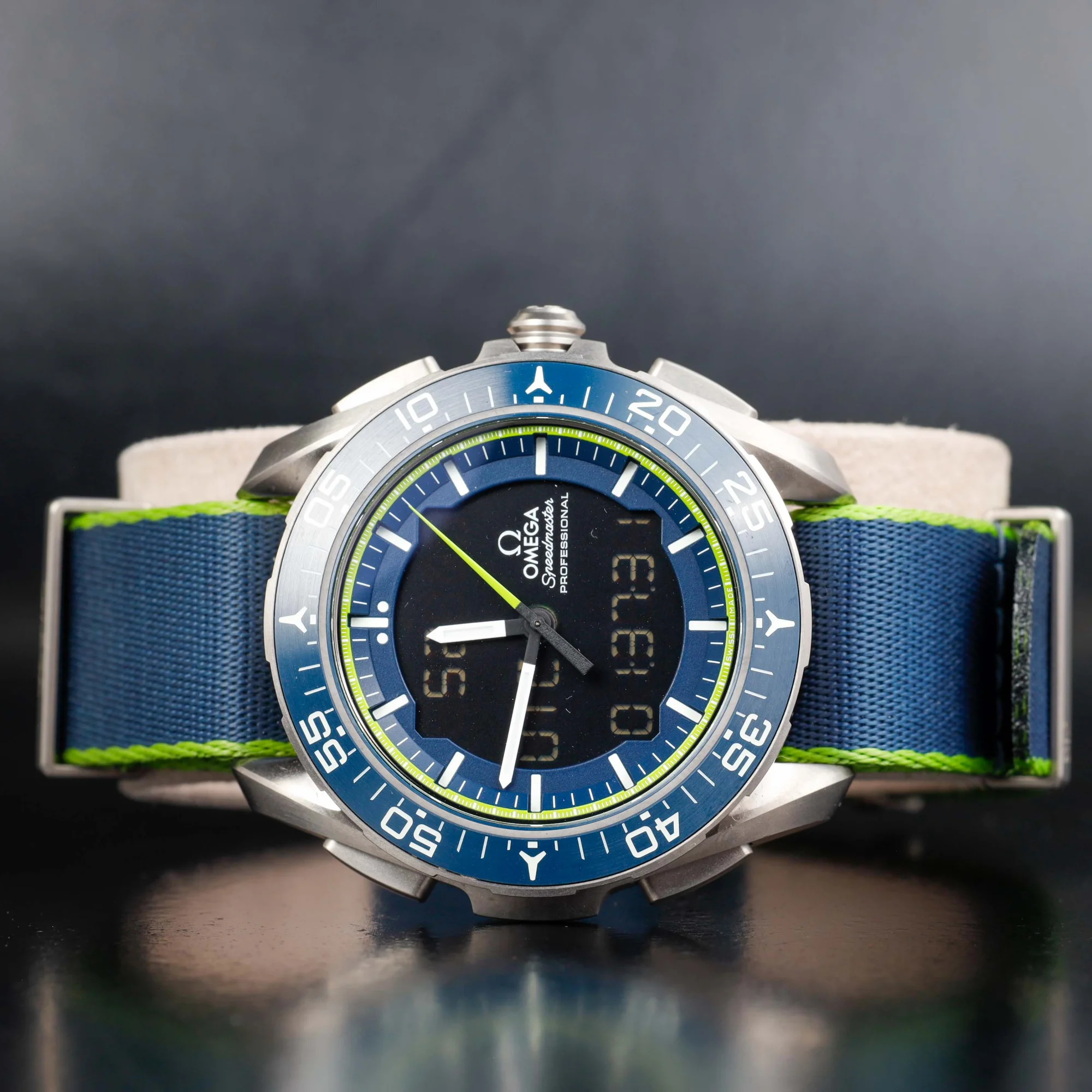 Oméga Speedmaster Skywalker X-33 titane 2