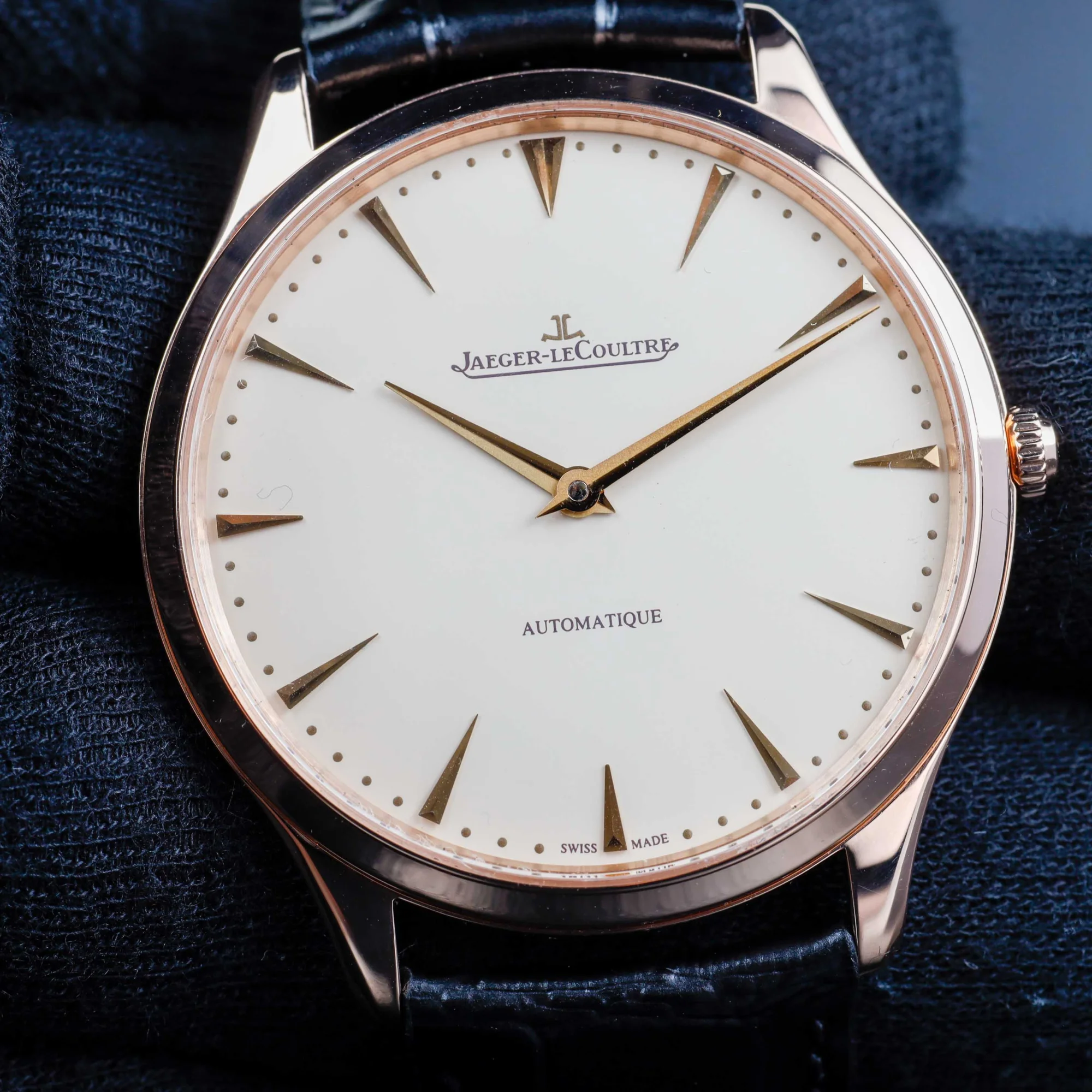 Jaeger-LeCoultre Master Ultra Thin or rose 8