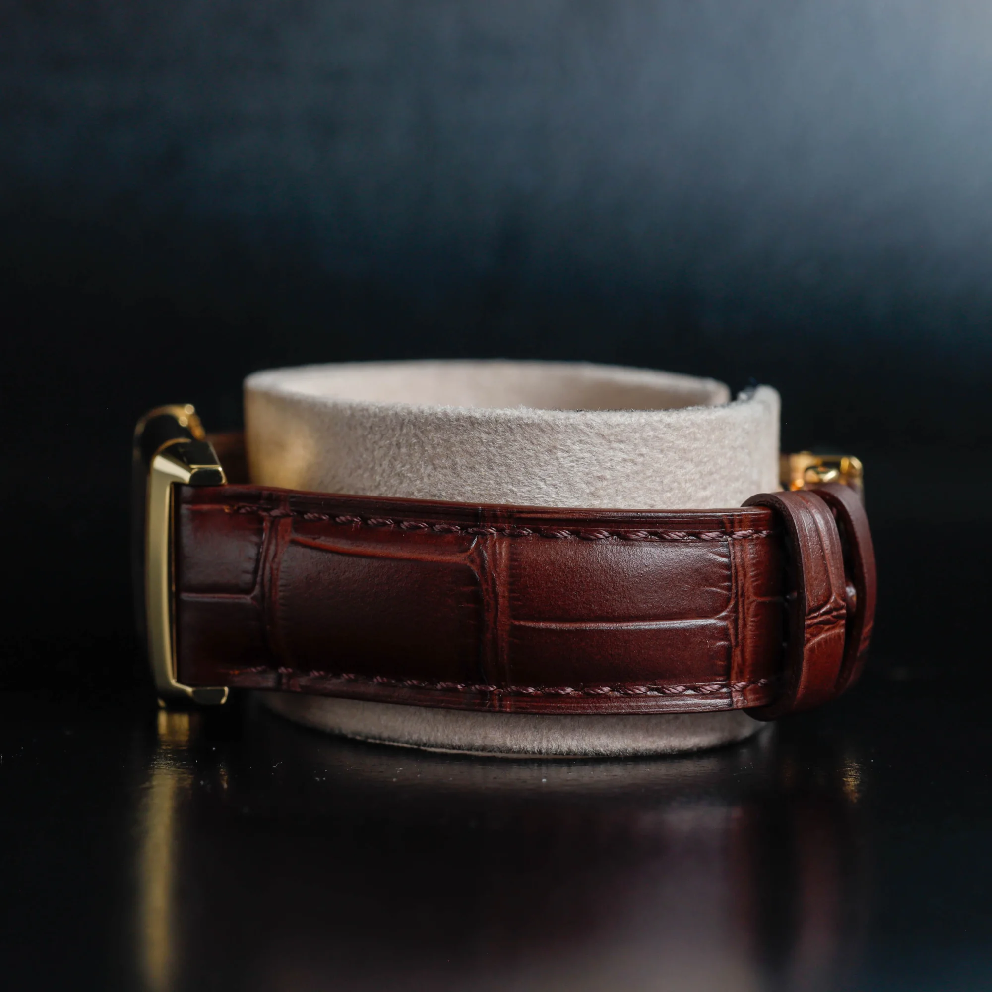 Jaeger-LeCoultre Reverso Classique yellow gold 3