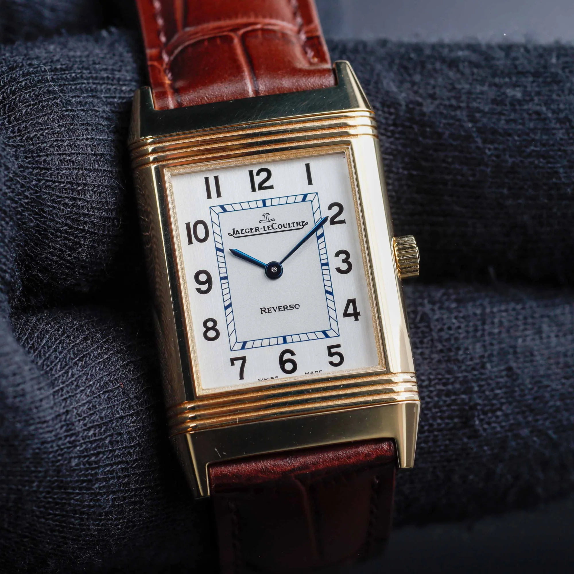 Jaeger-LeCoultre Reverso Classique yellow gold 8