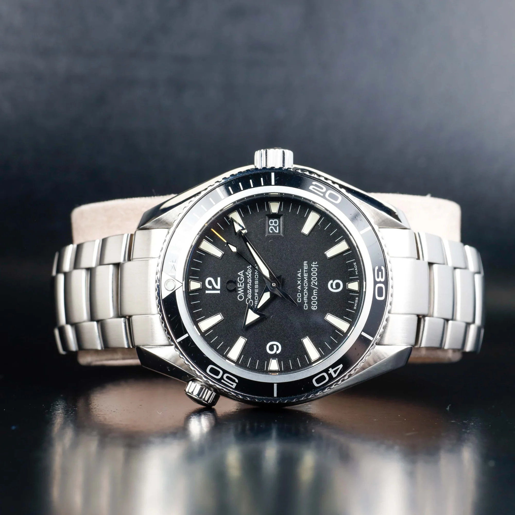 Oméga Seamaster Planet Ocean acier 2