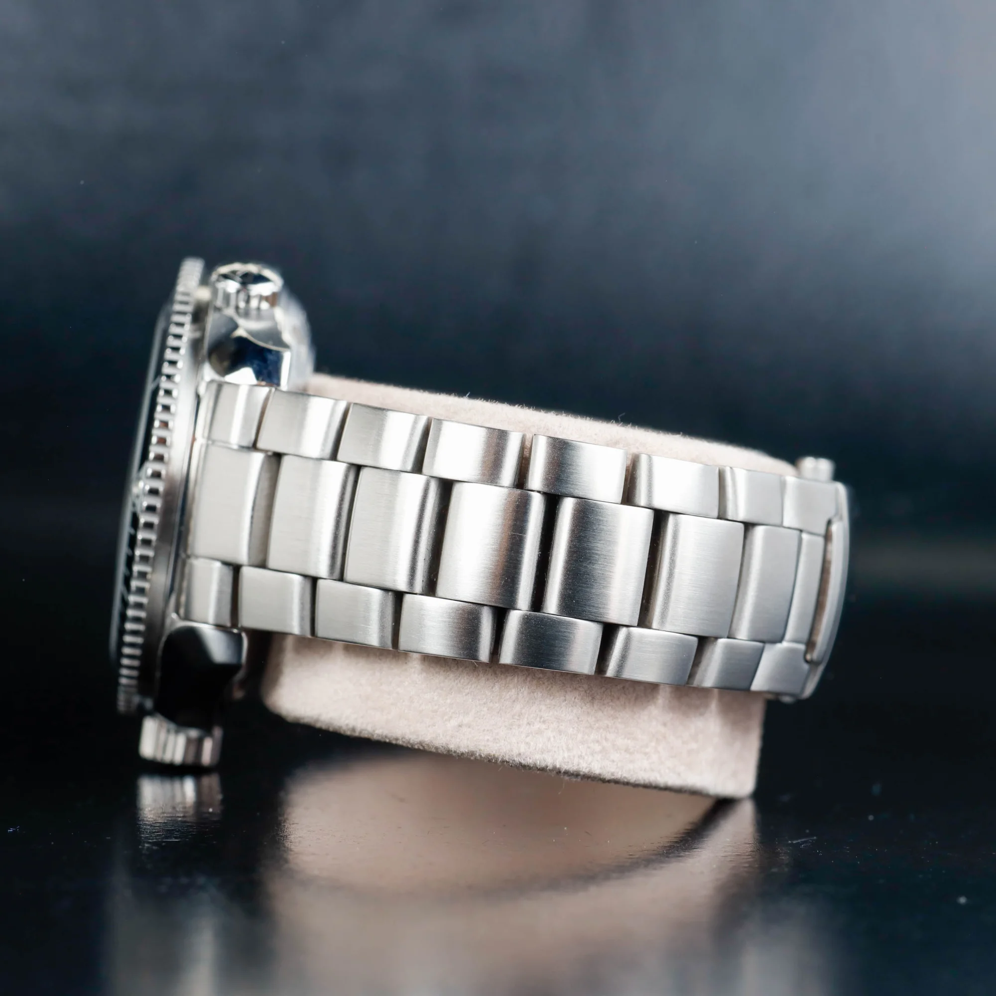 Oméga Seamaster Planet Ocean acier 3