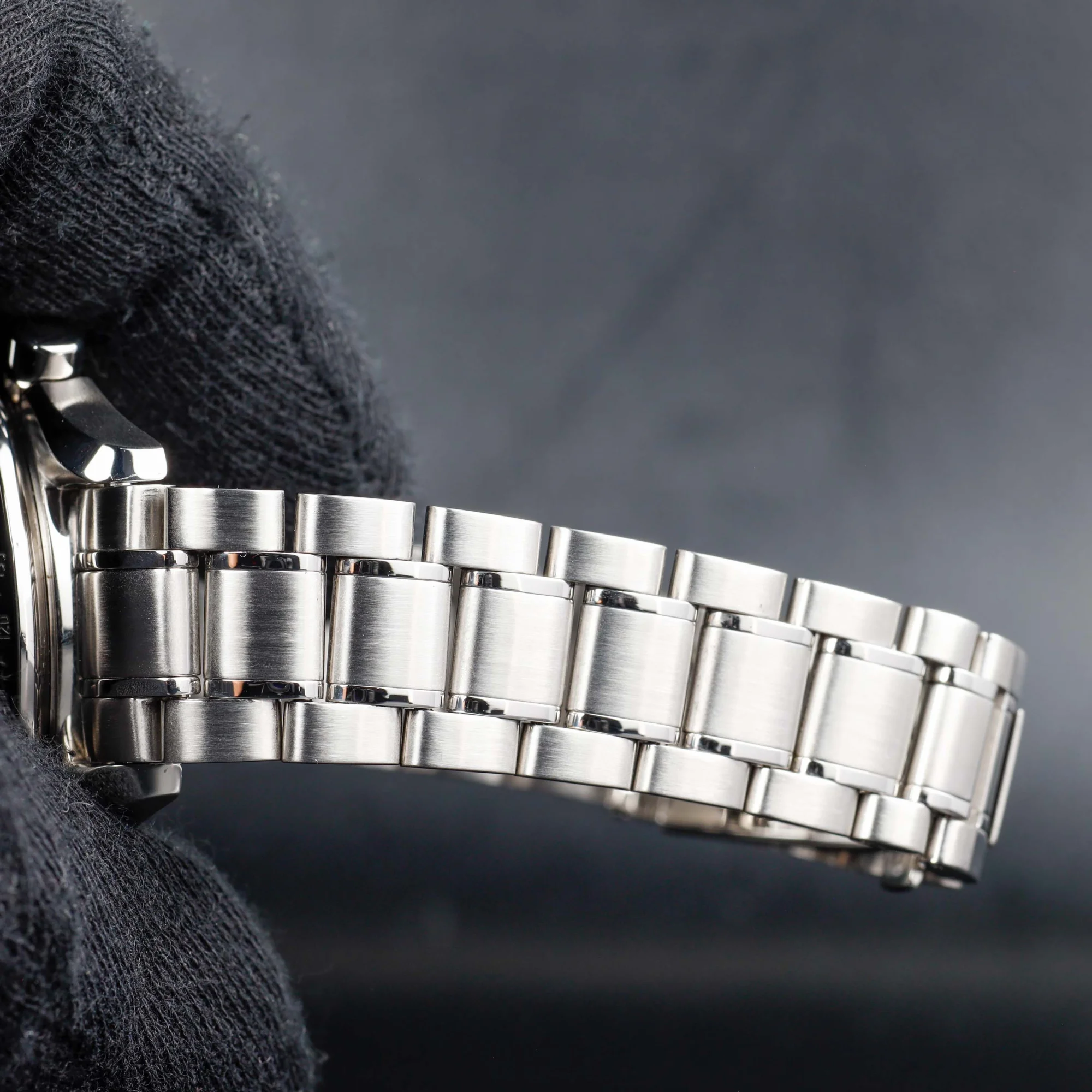 Omega Speedmaster Calendar steel 9